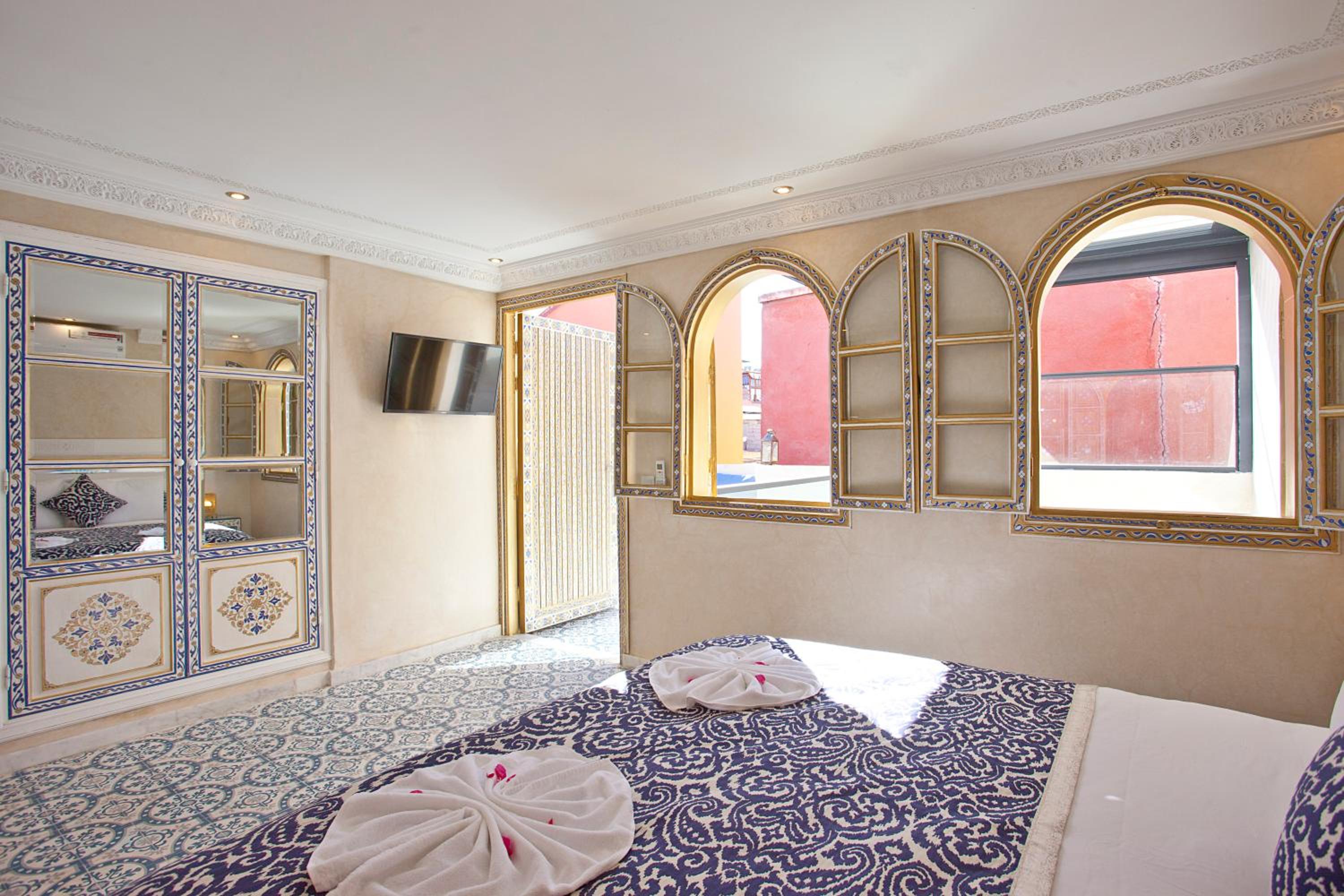 Privatized Blue House (Three bedrooms) - Photo 8