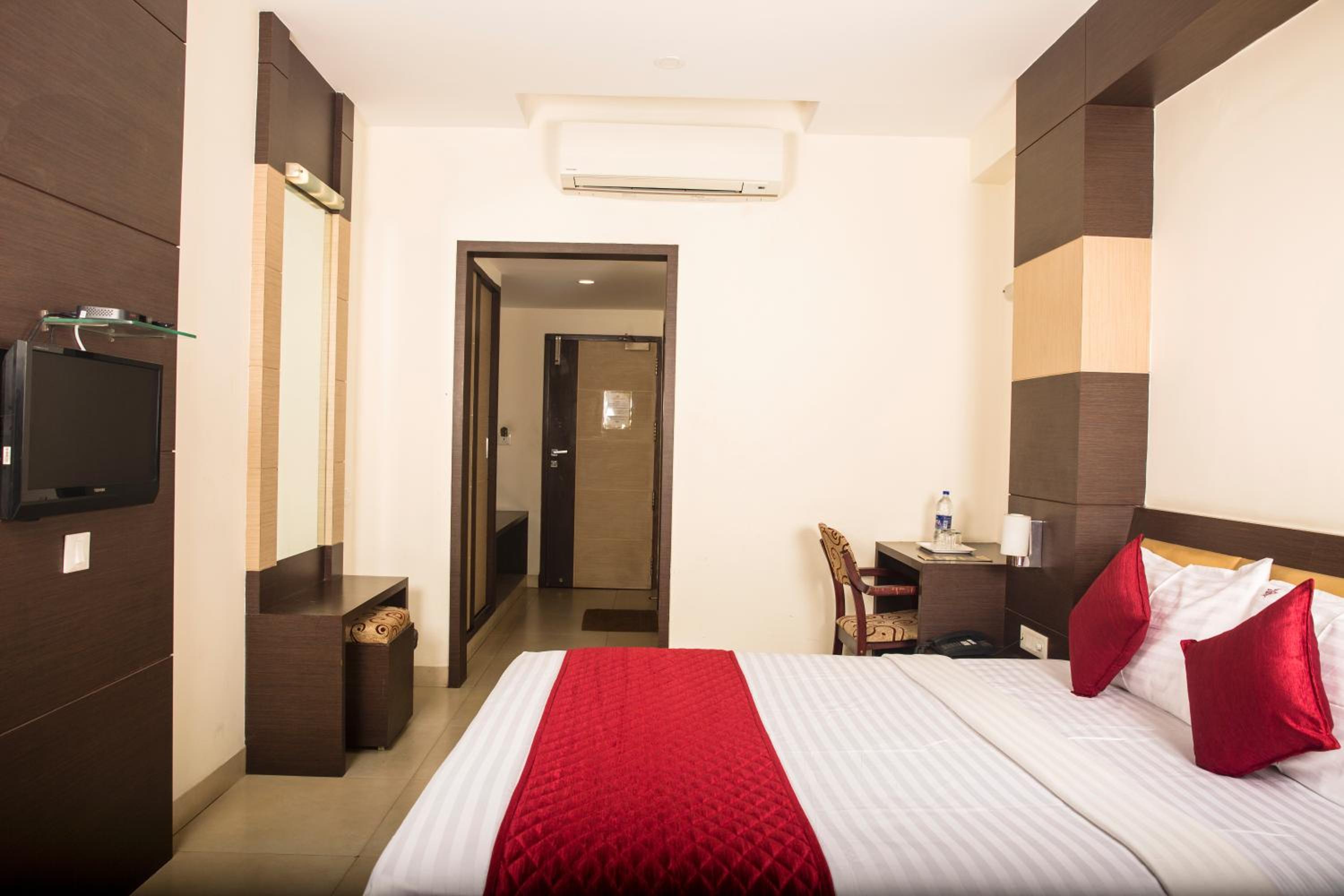 Executive Room - Photo 21