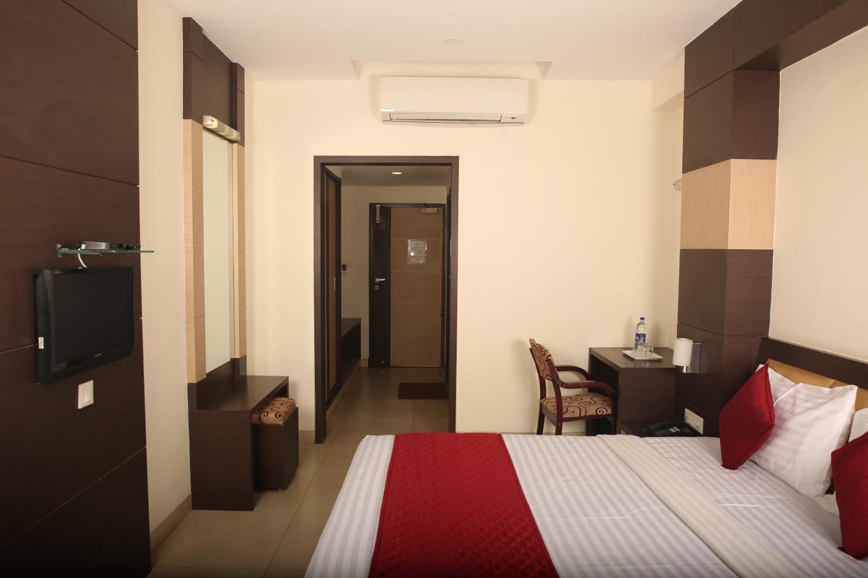 Executive Room - Photo 22