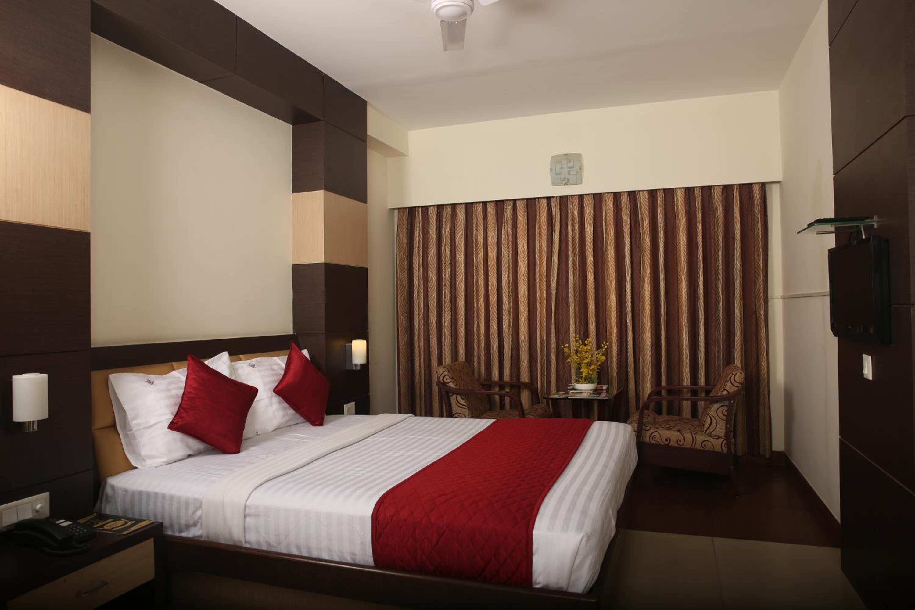Executive Room - Photo 25