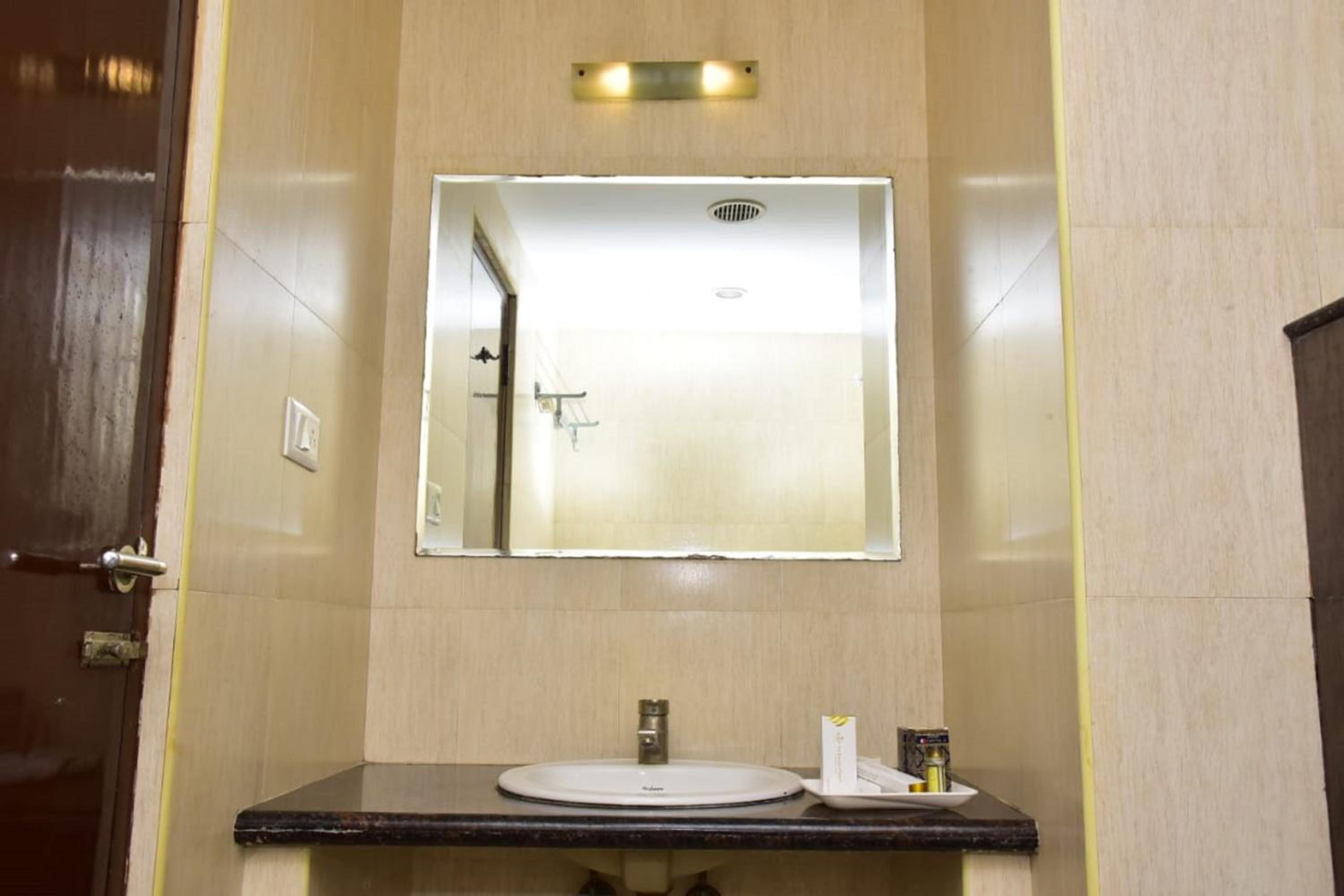 Executive Room - Photo 26