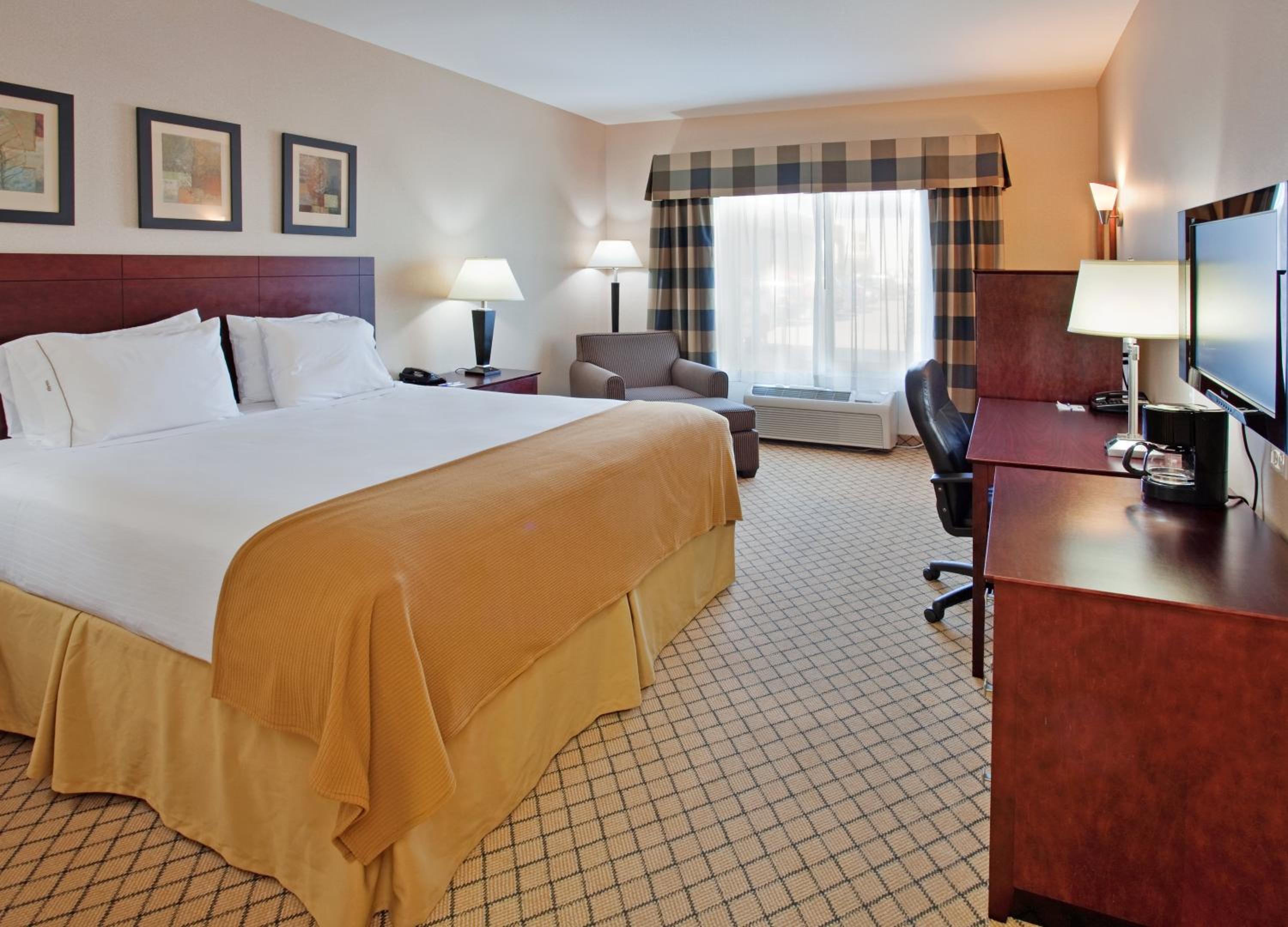 Standard King Room - Photo 2