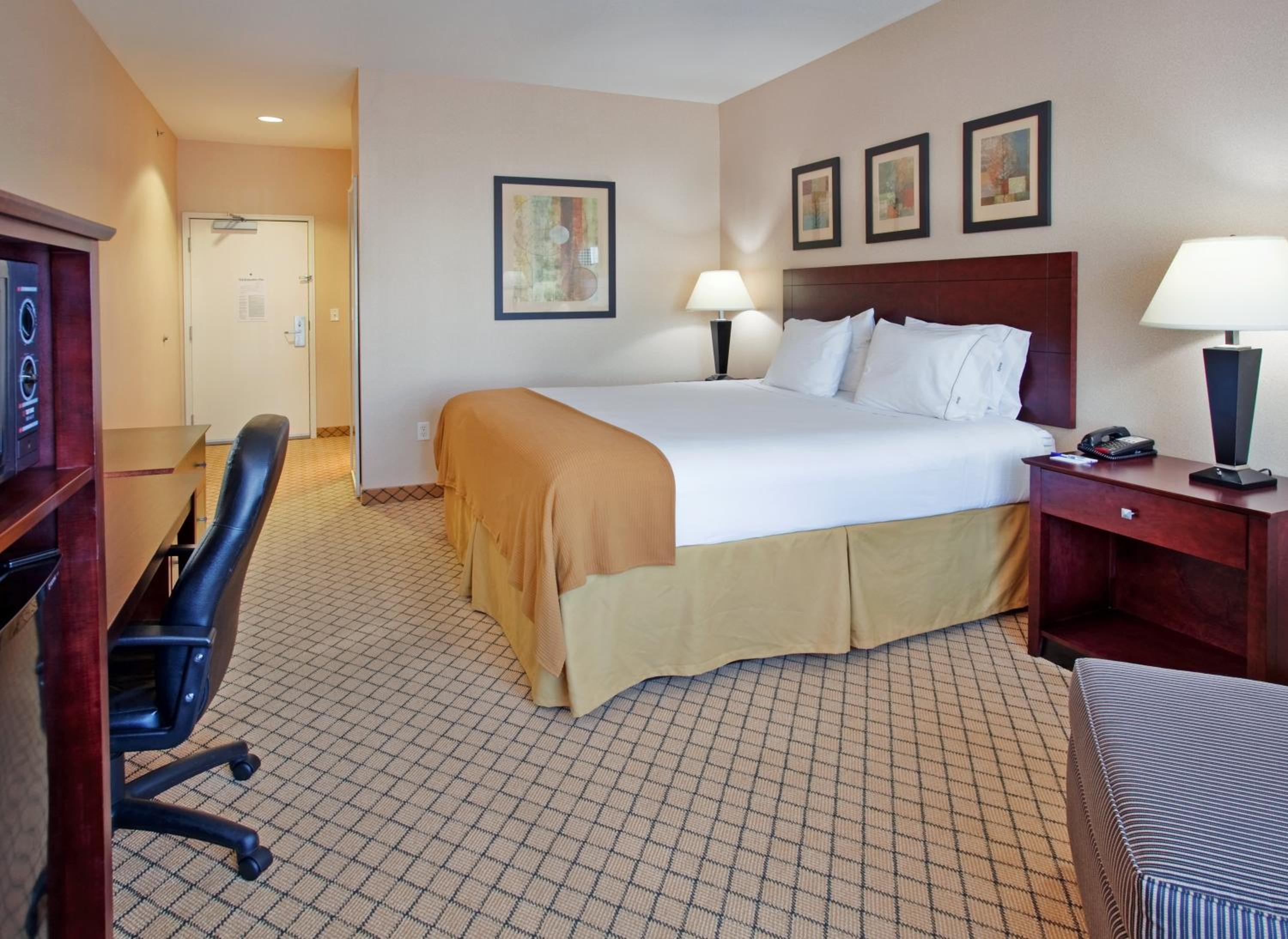Standard King Room - Photo 1