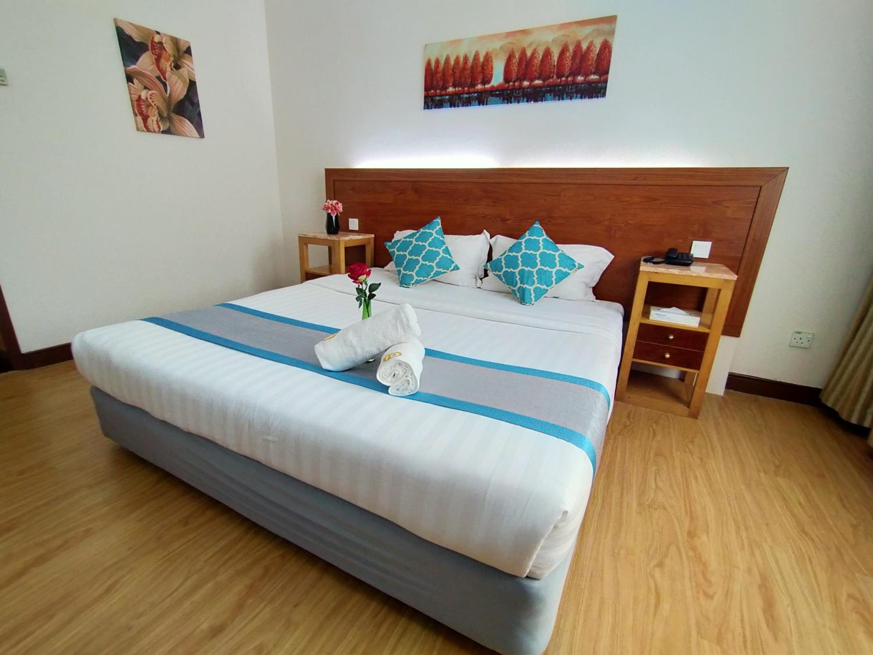 Superior King Room - Photo 3