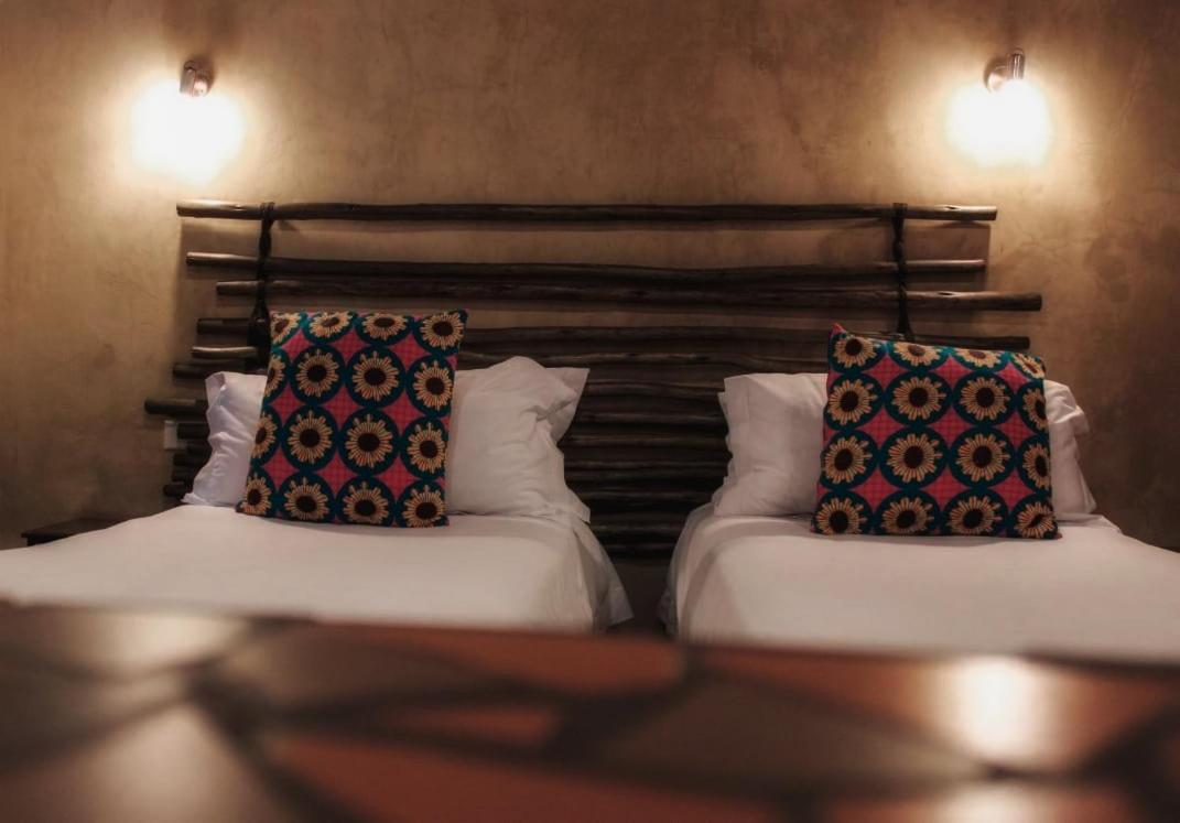 Standard Double or Twin Room - Photo 17