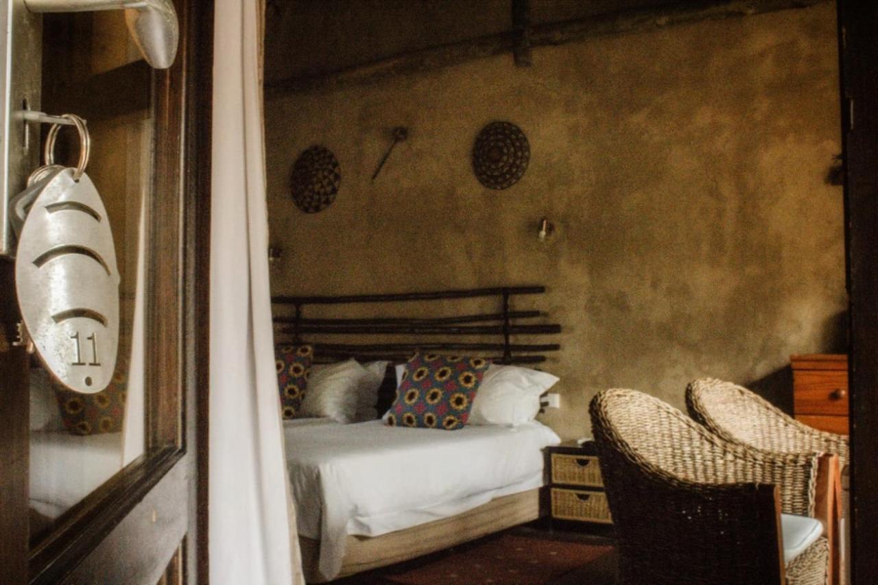 Standard Double or Twin Room - Photo 5
