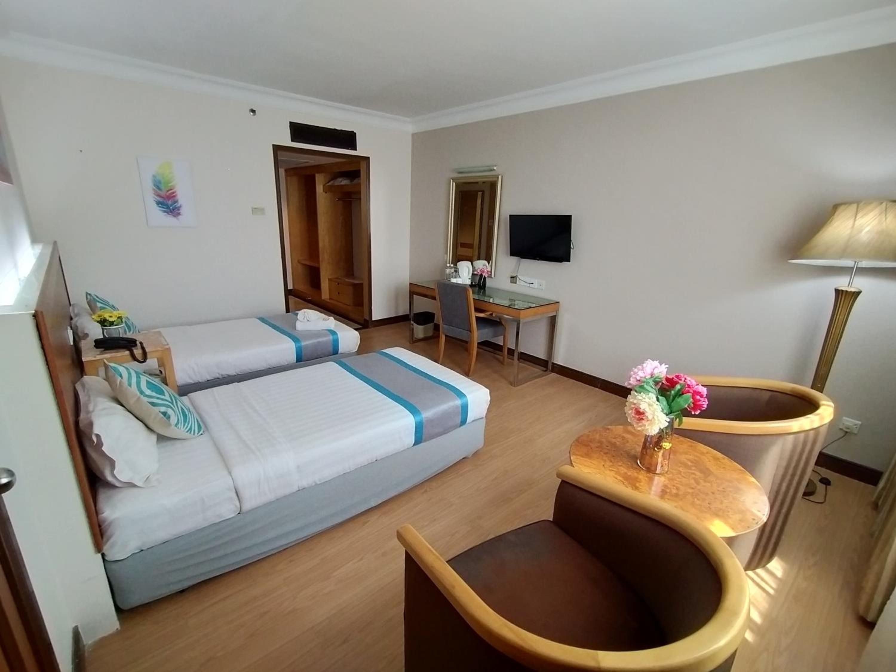 Deluxe Twin Room - Photo 2