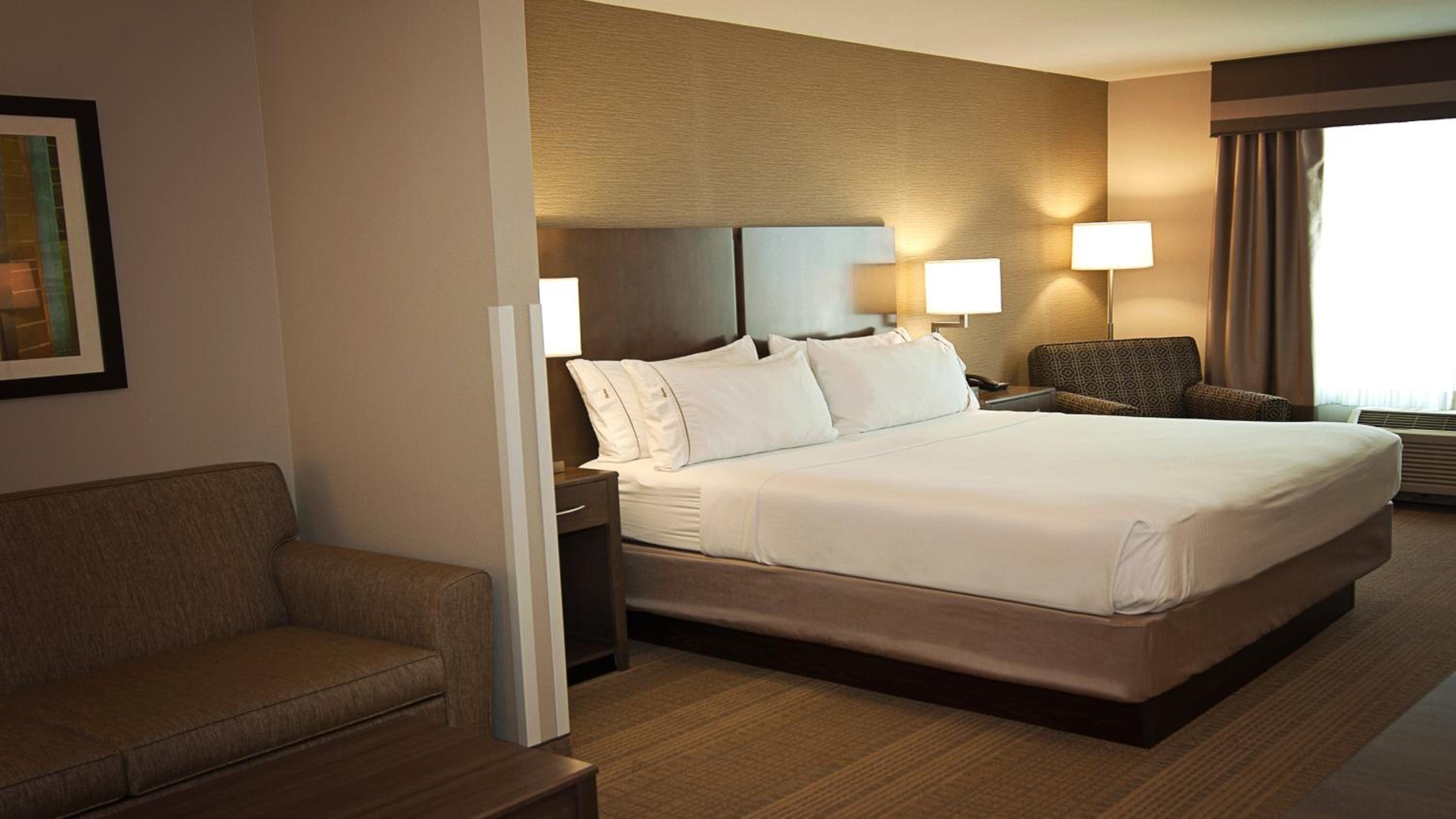 King Suite - Disability Access photo 3