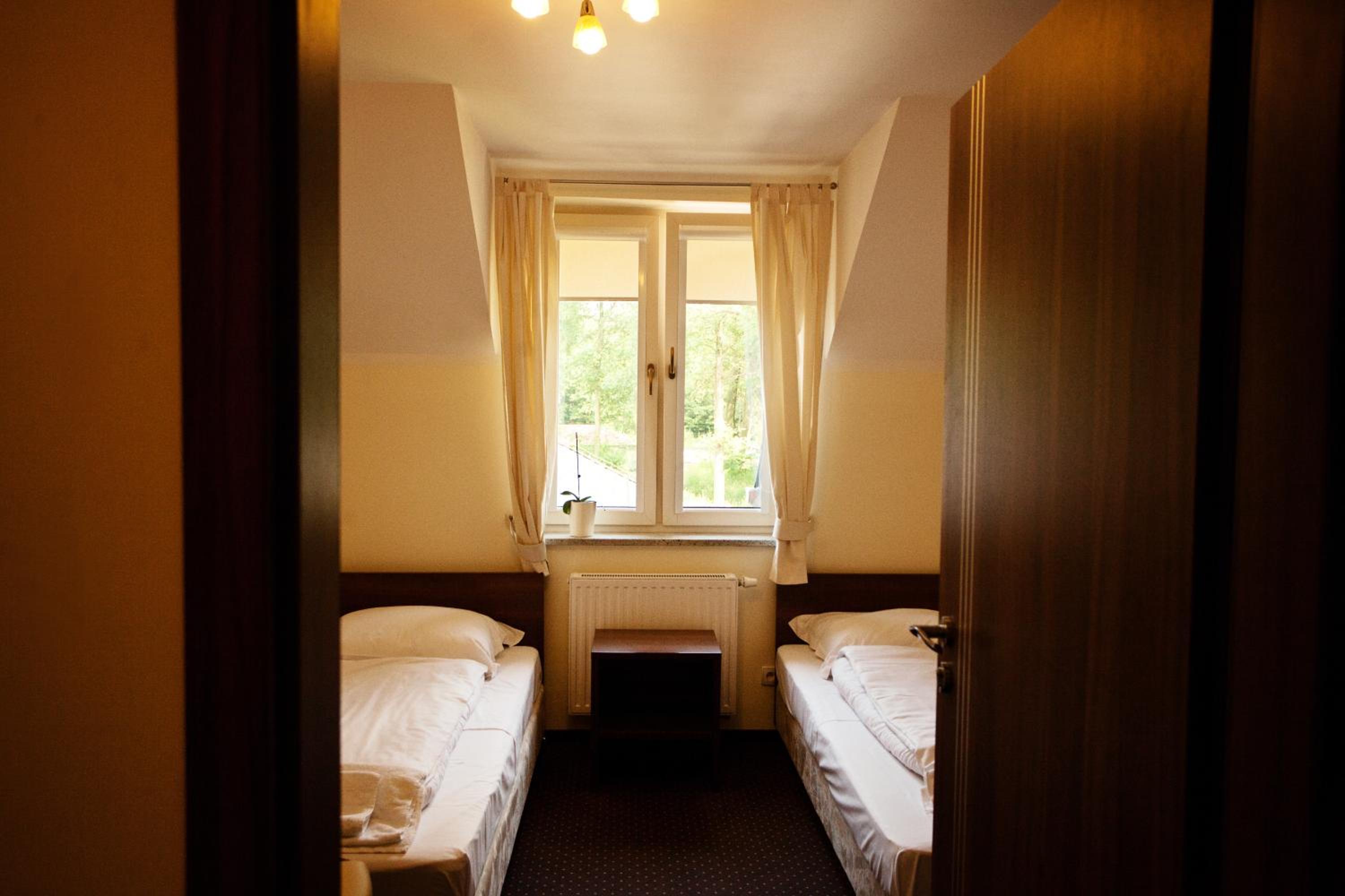 Double or Twin Room - Photo 8