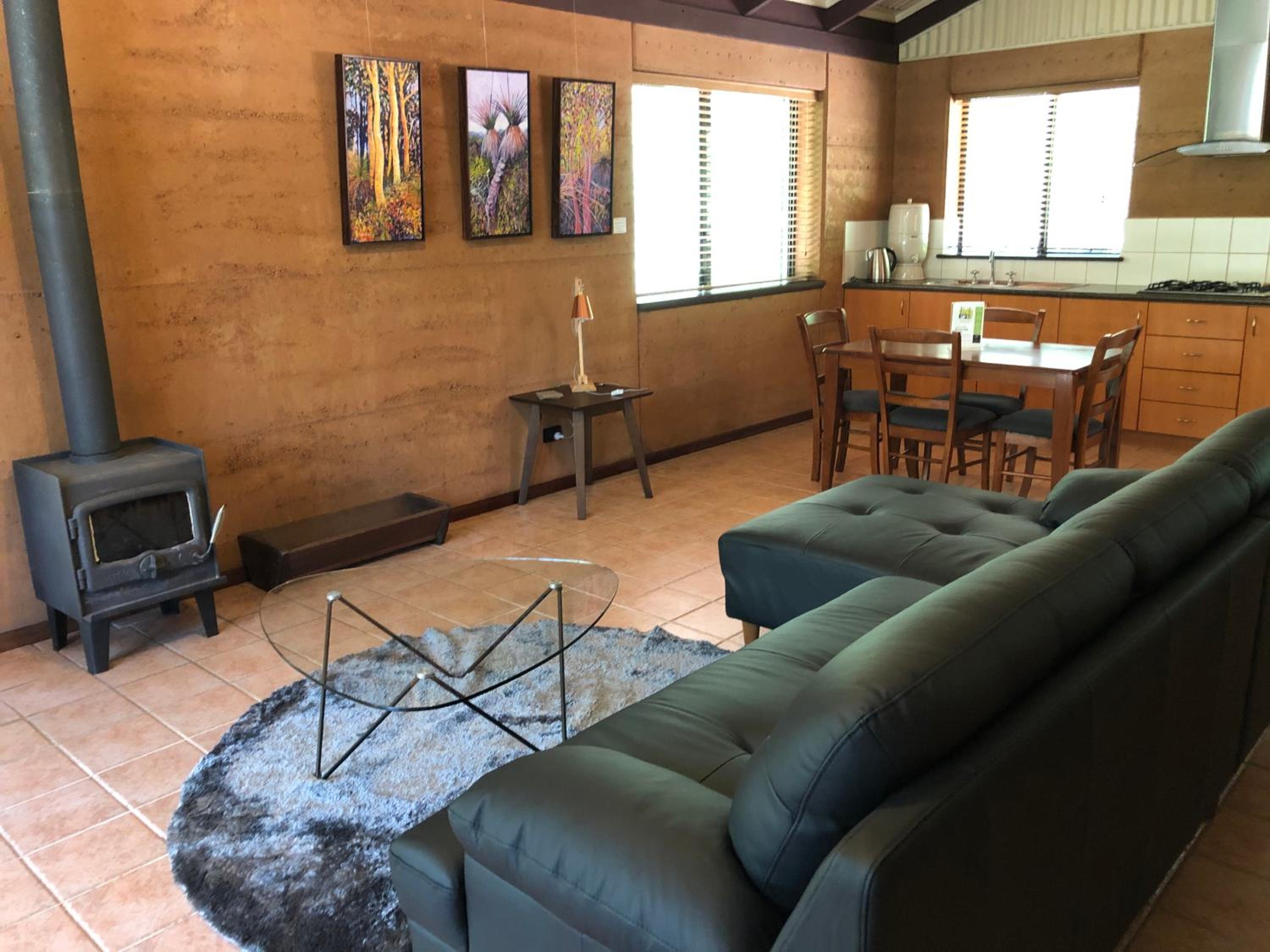 Walcott One-Bedroom Chalet with Spa Bath