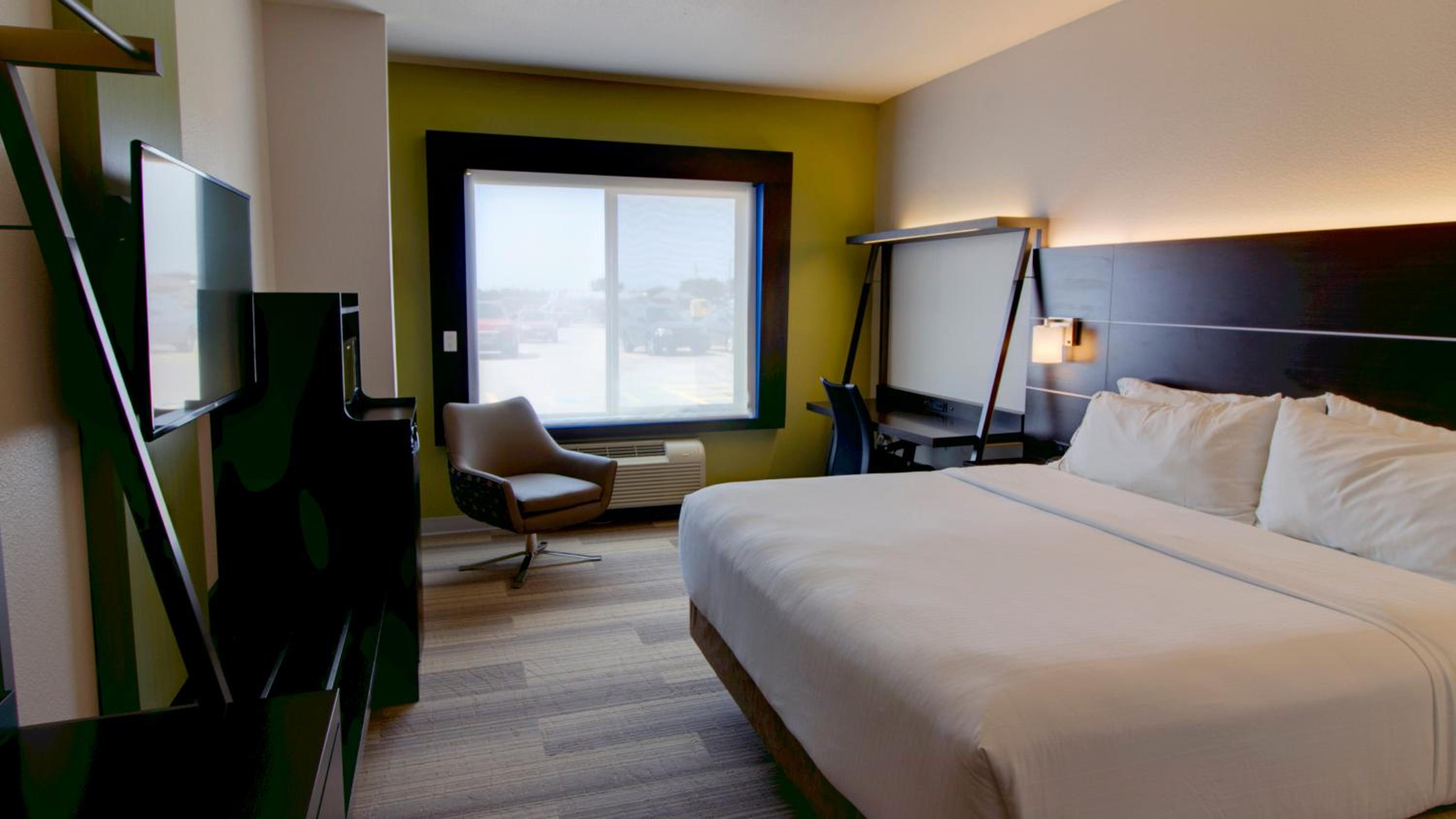 Standard King Room - Photo 4