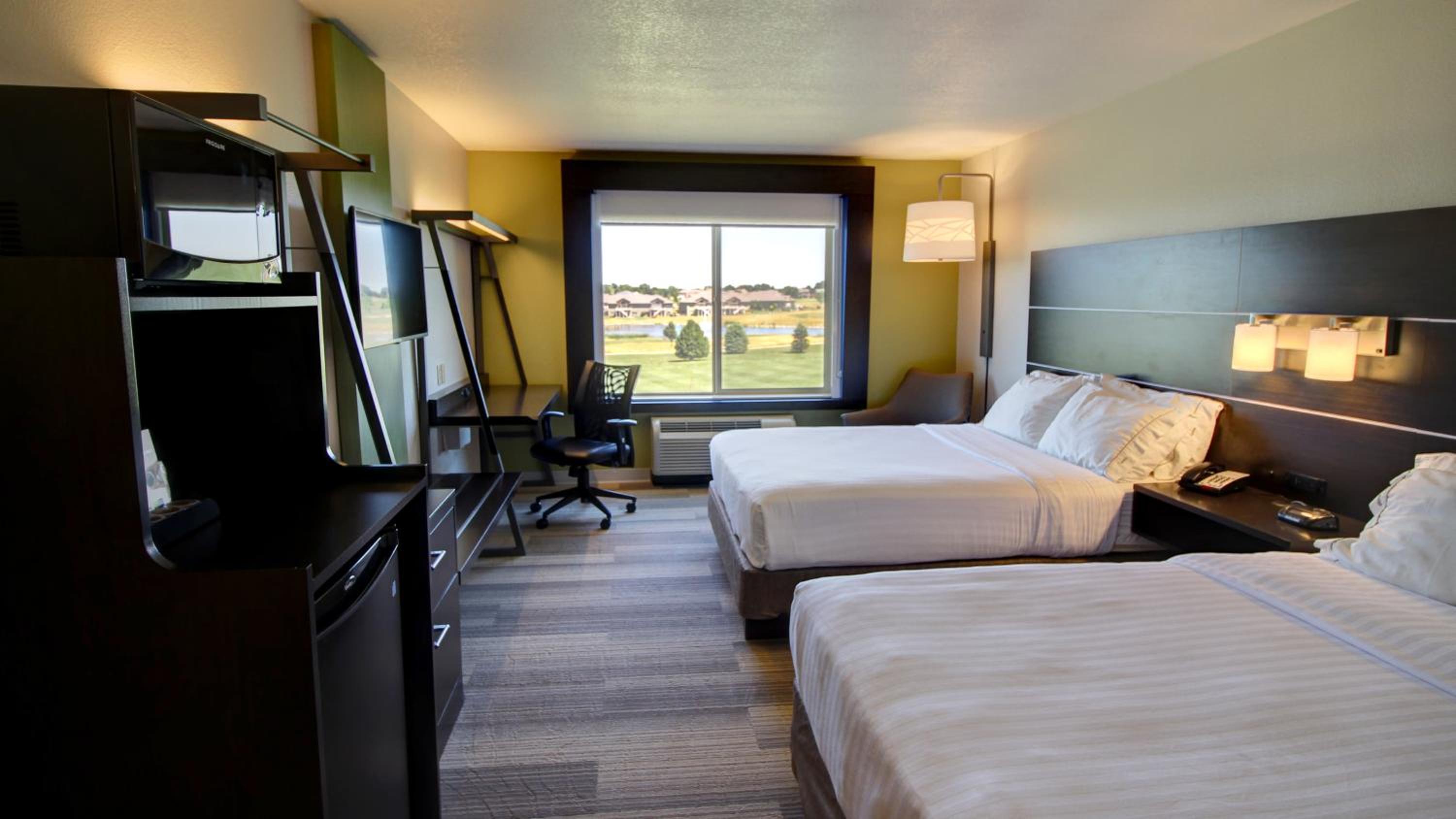 Standard Queen Room with Two Queen Beds - Photo 1