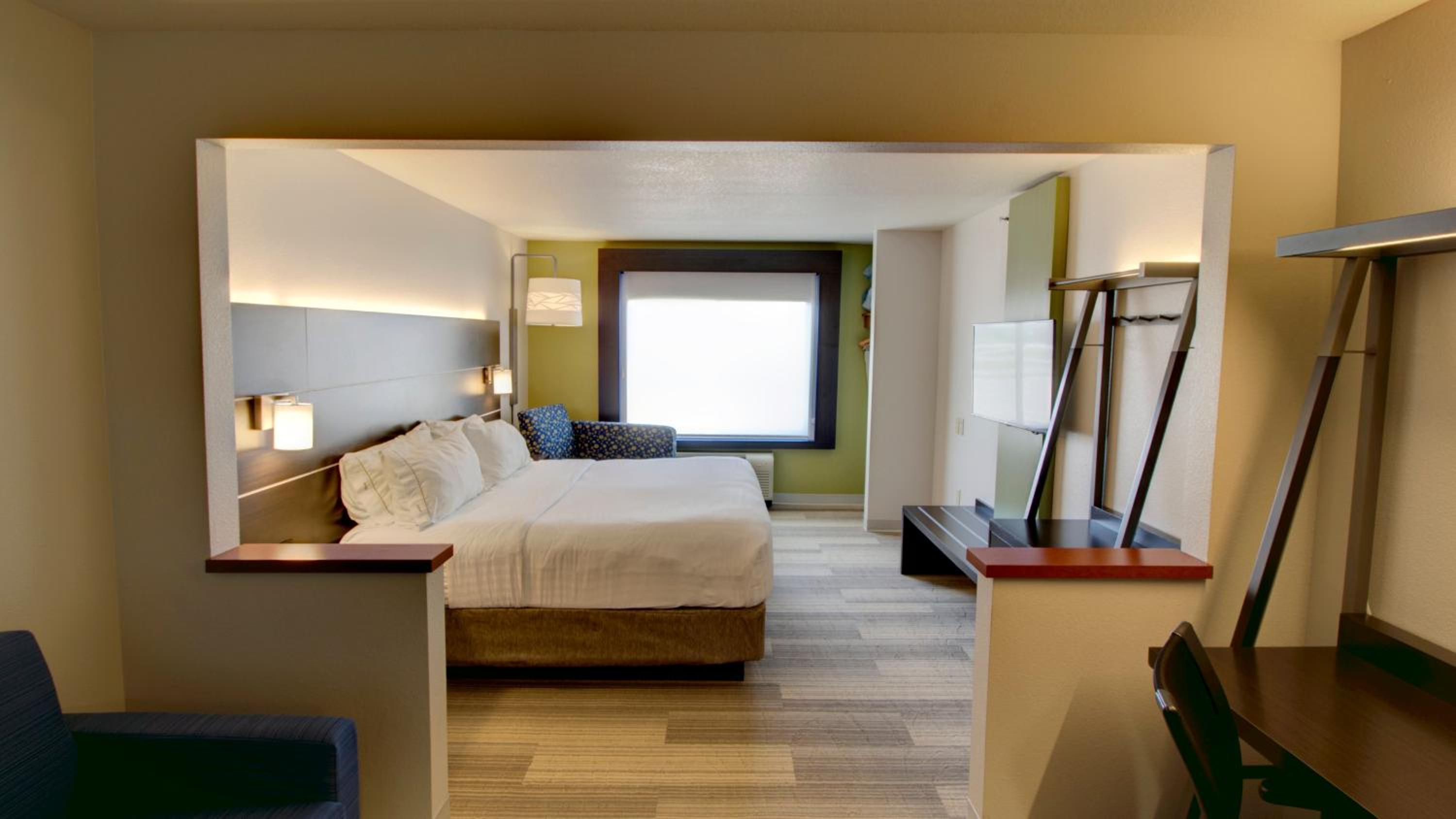 Standard King Room - Photo 6