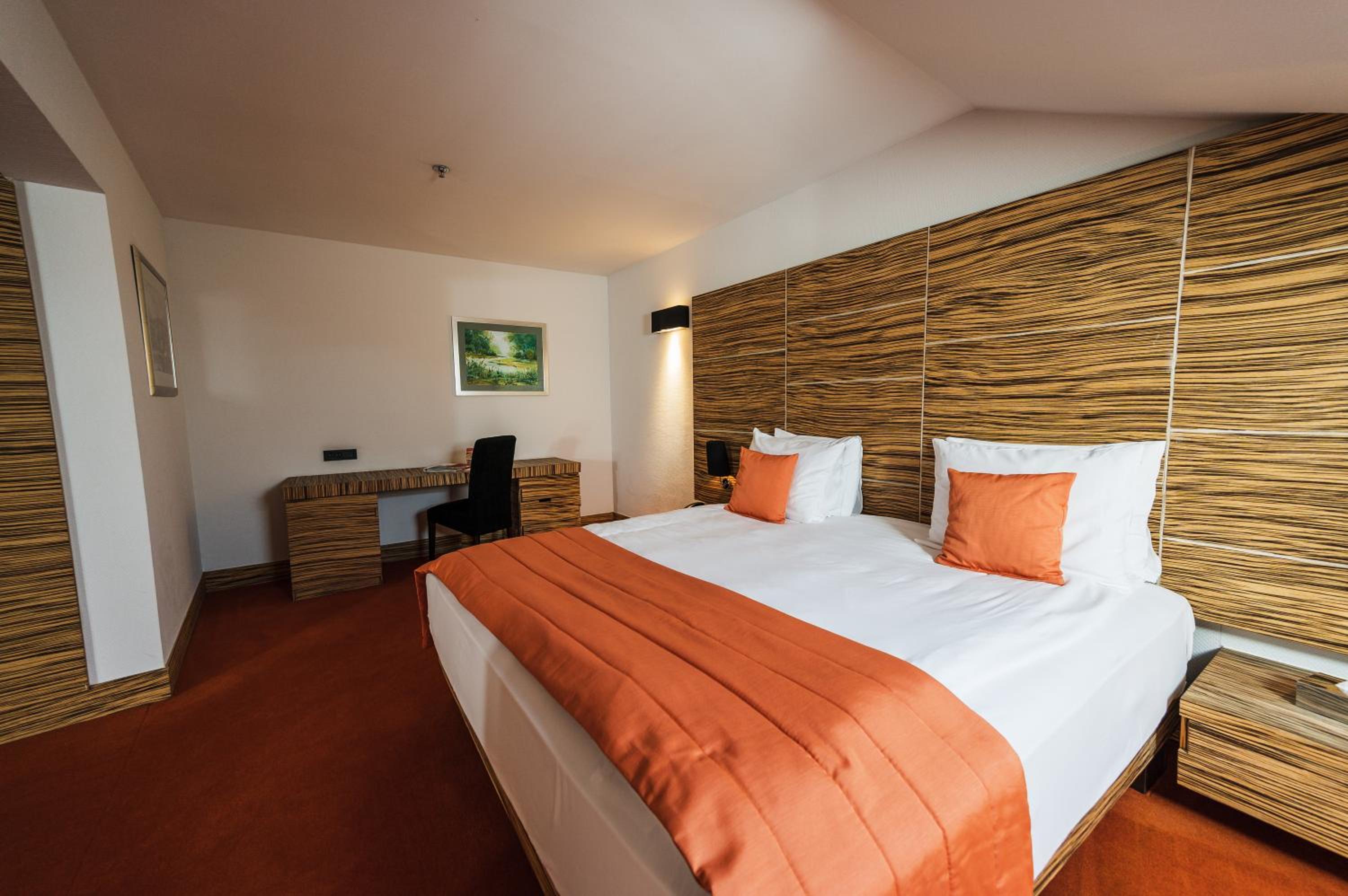 Standard Double Room - Photo 1