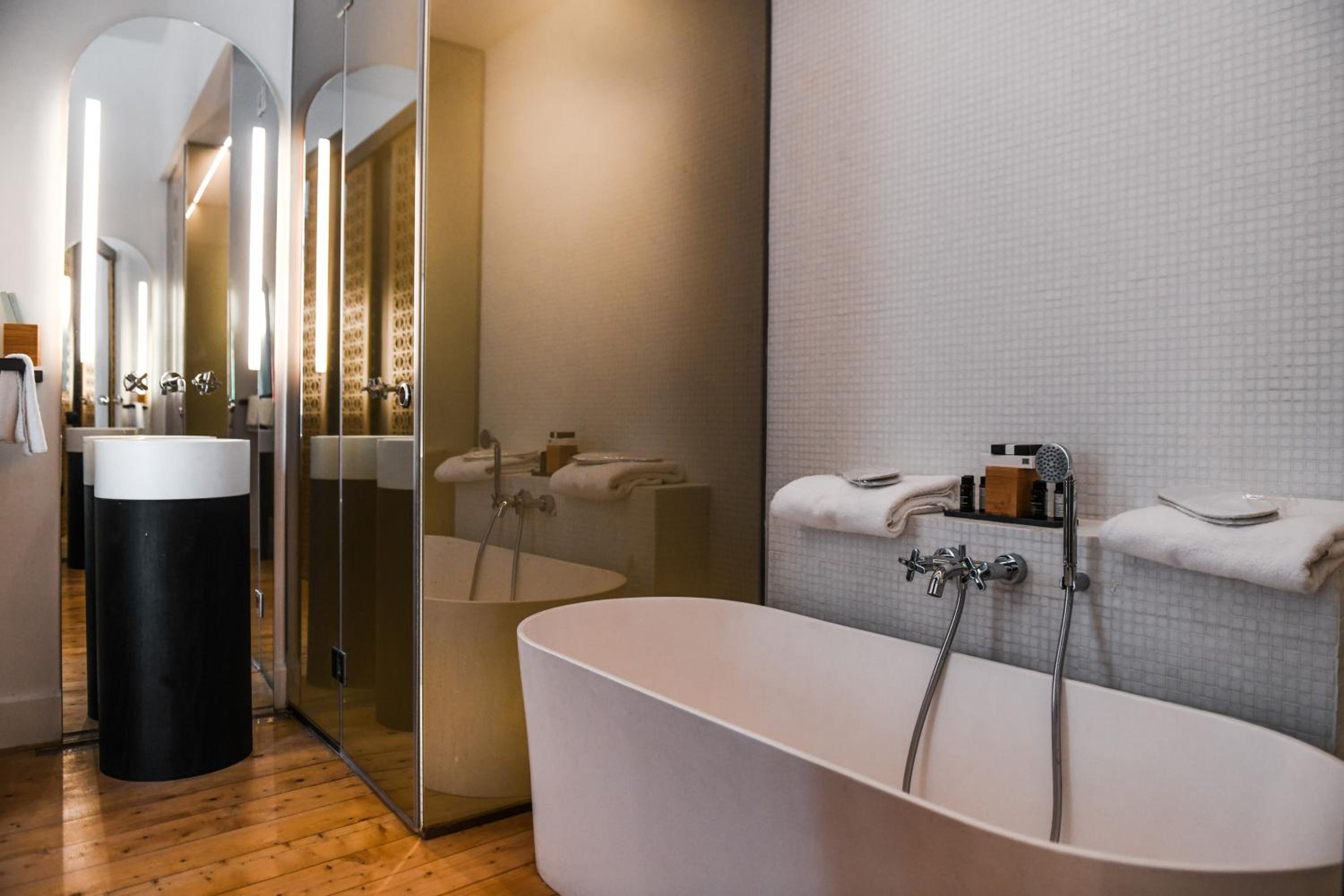 Superior Double or Twin Room - Photo 7