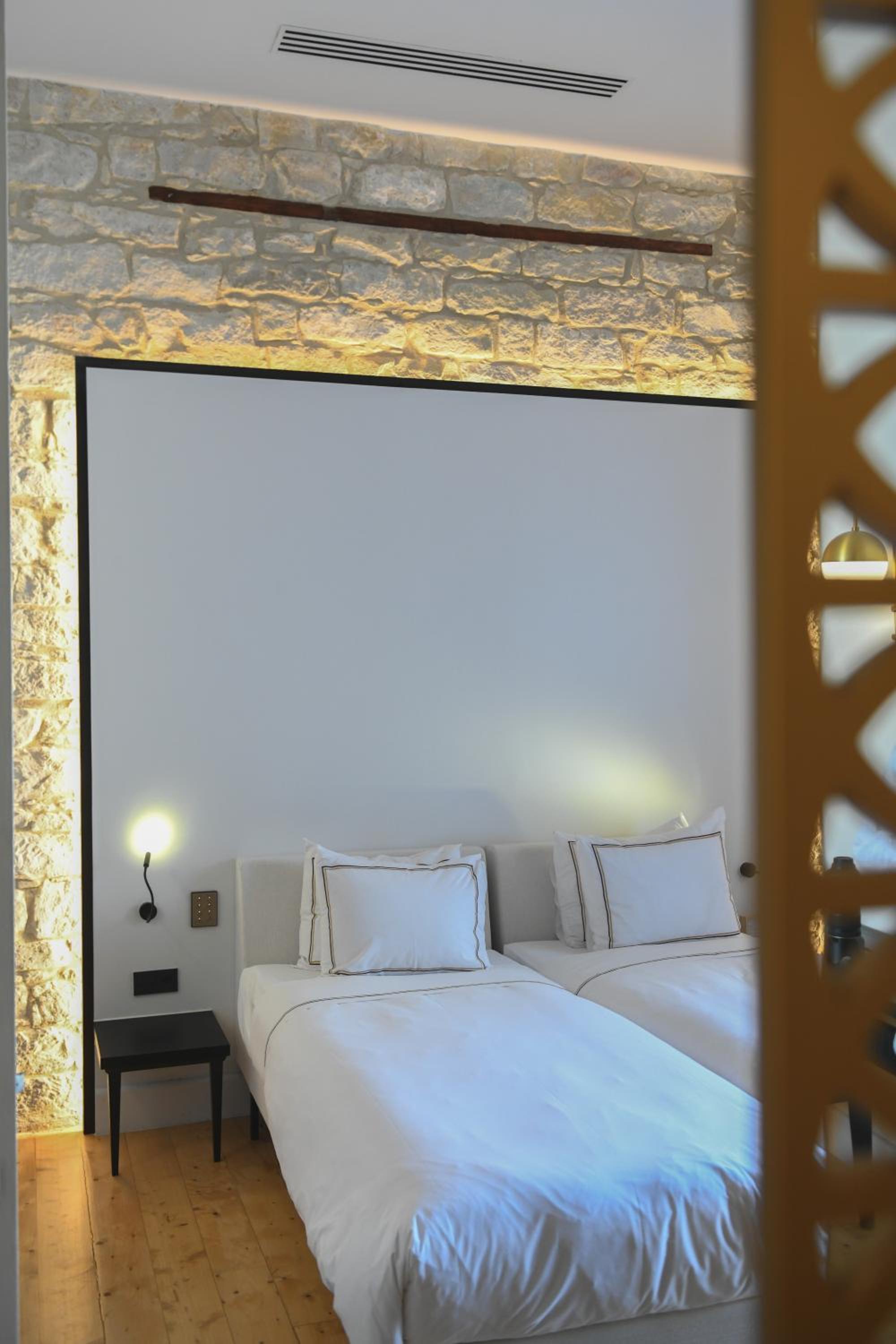 Superior Double or Twin Room - Photo 11