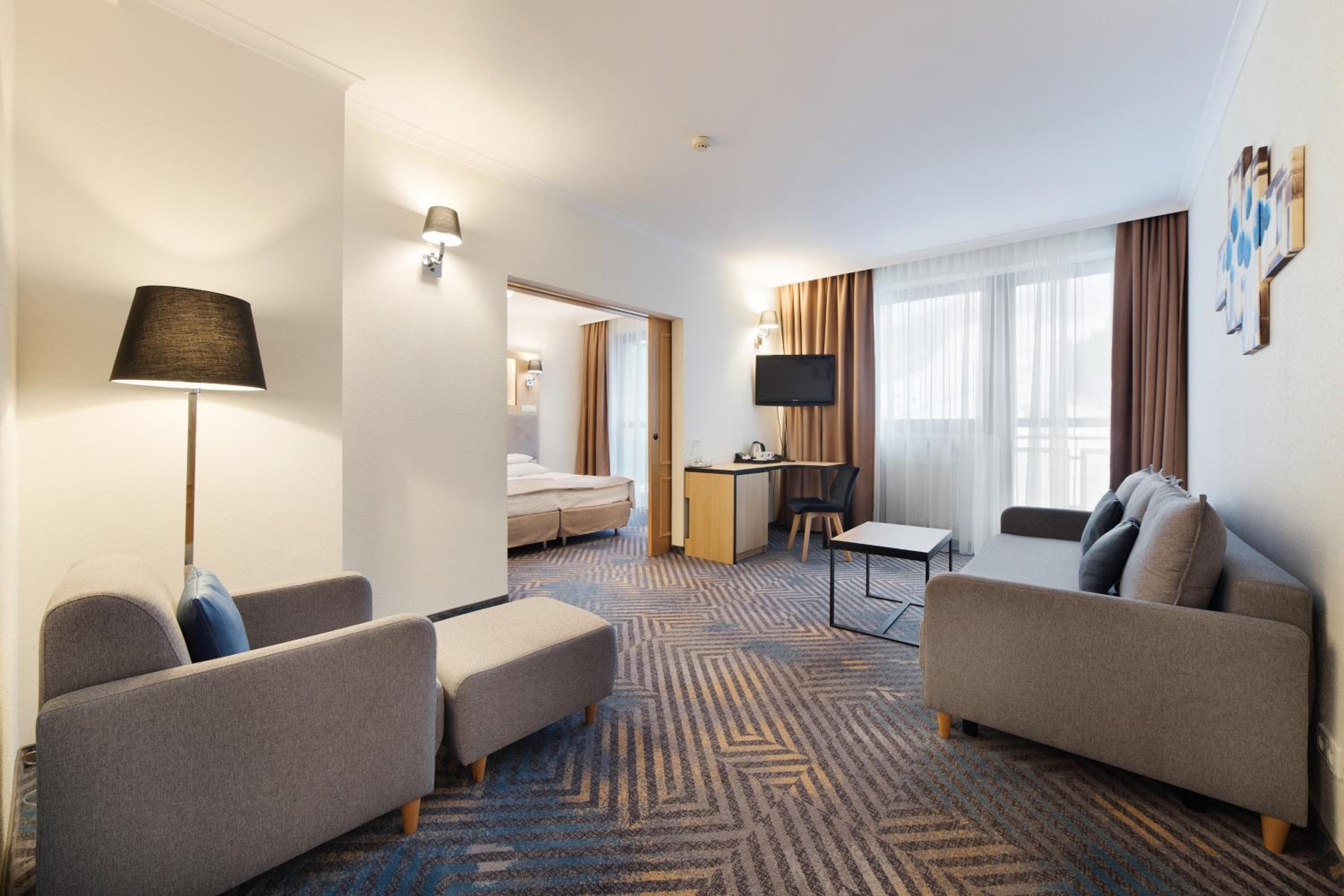 Deluxe Suite (2 Adults) - Photo 1