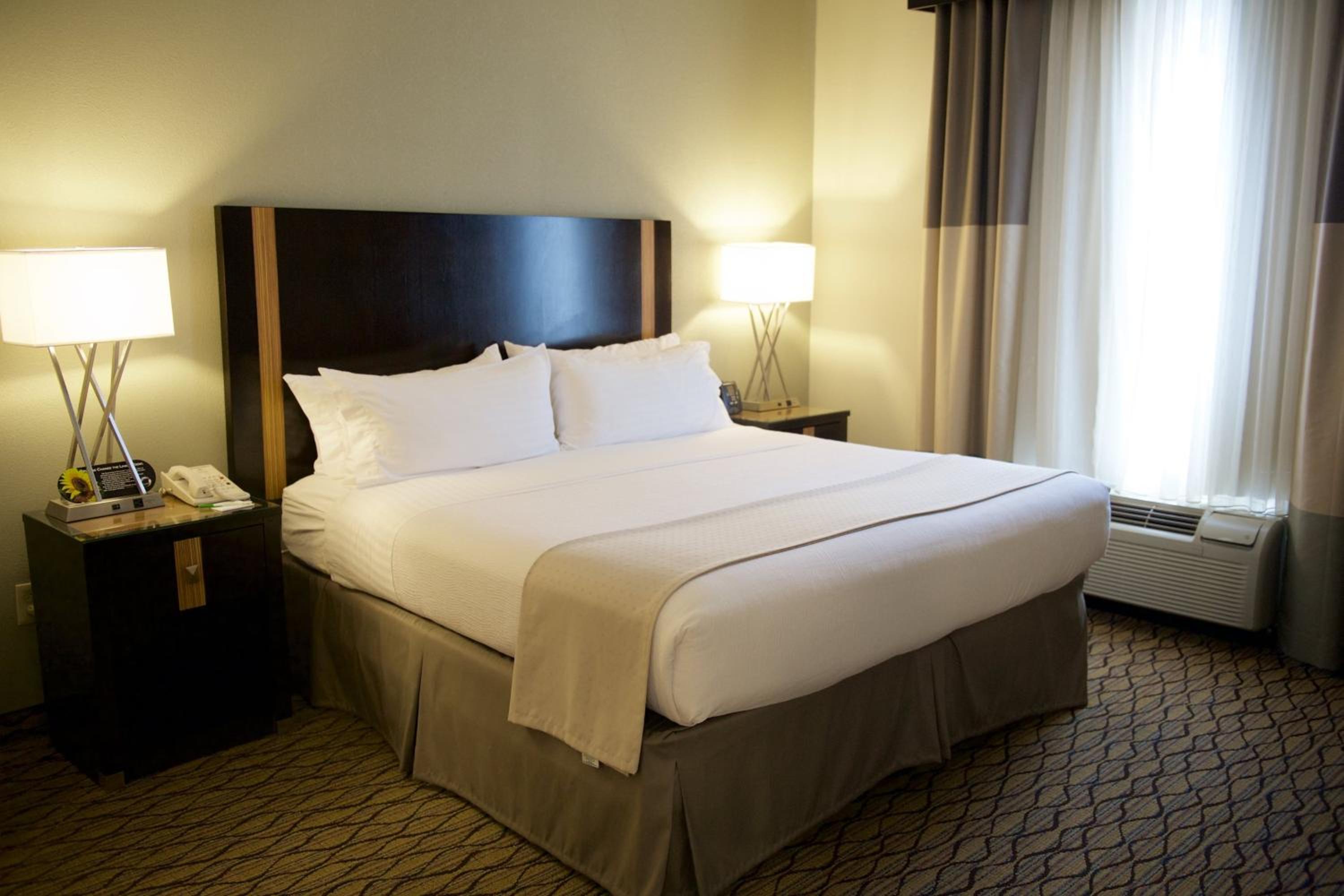 Standard King Room