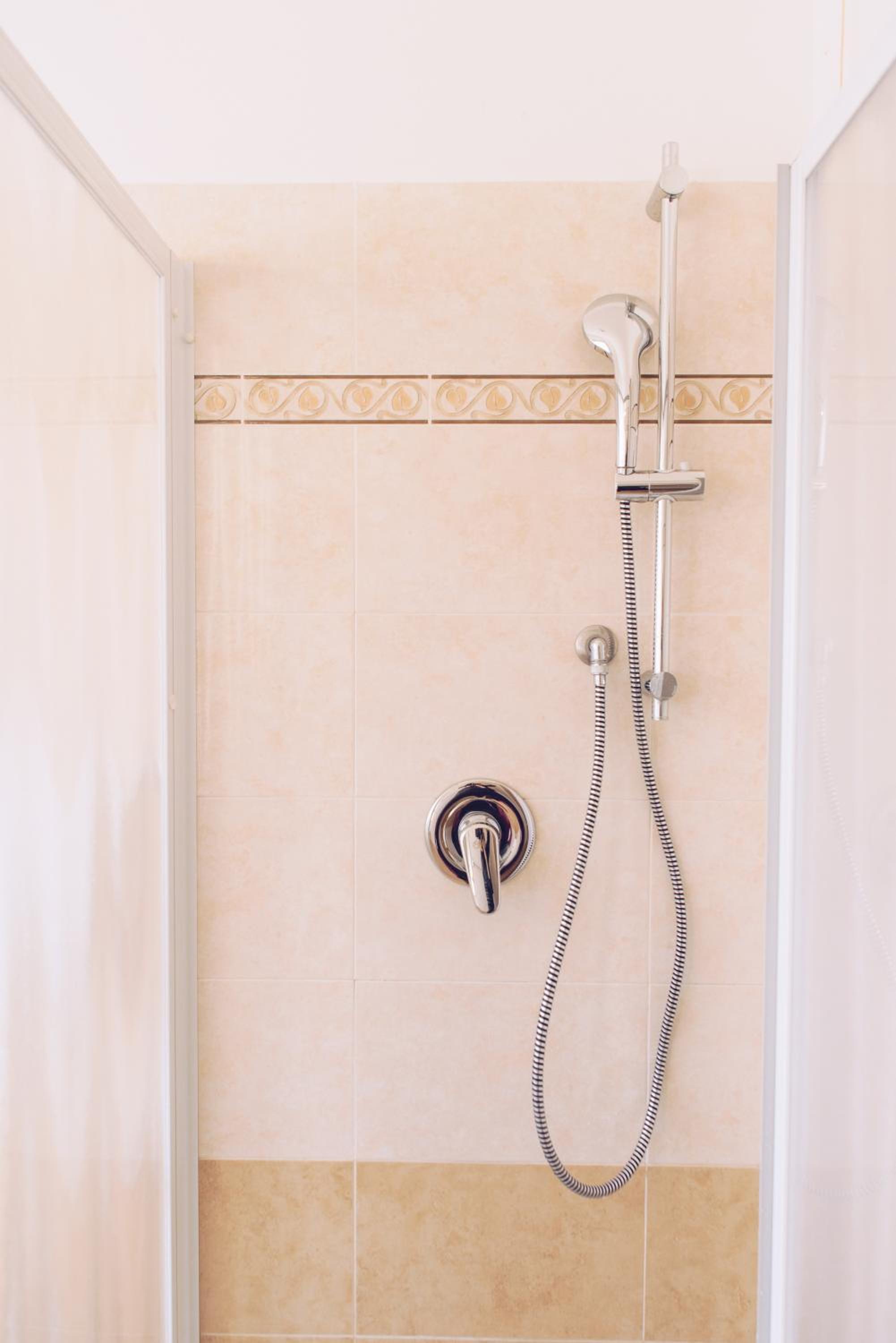 Triple Room - Photo 8