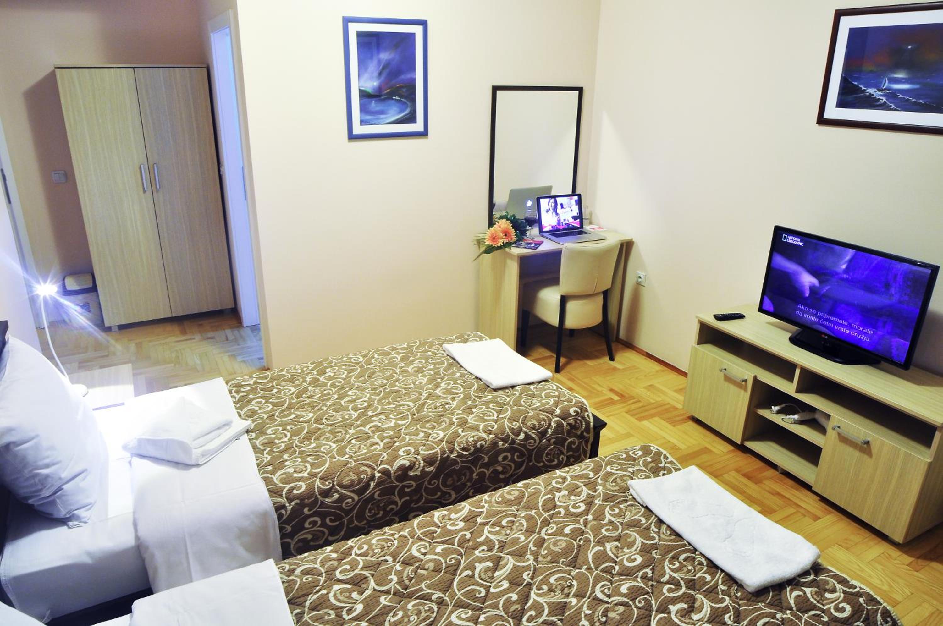 Twin Room with Balcony photo 3