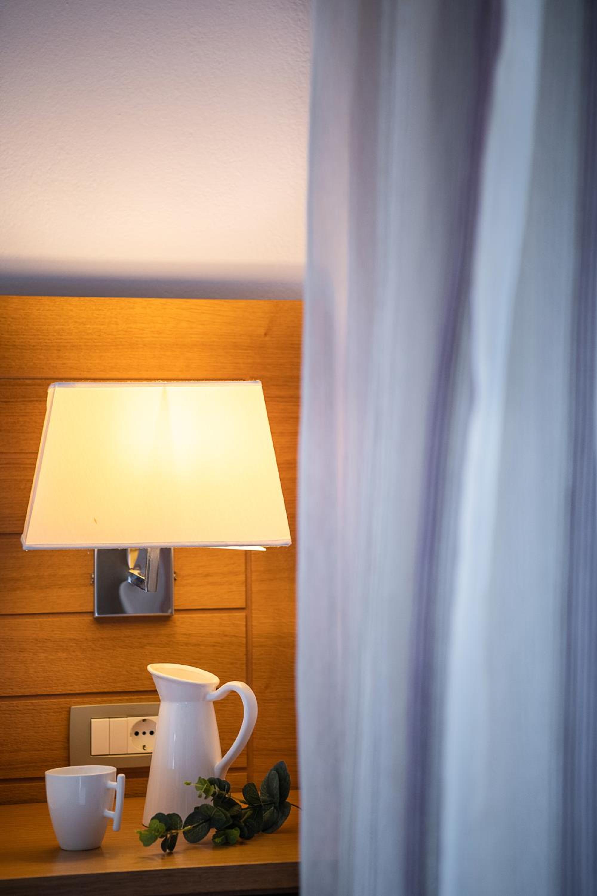 Double Room with Pool or Garden View - Photo 26