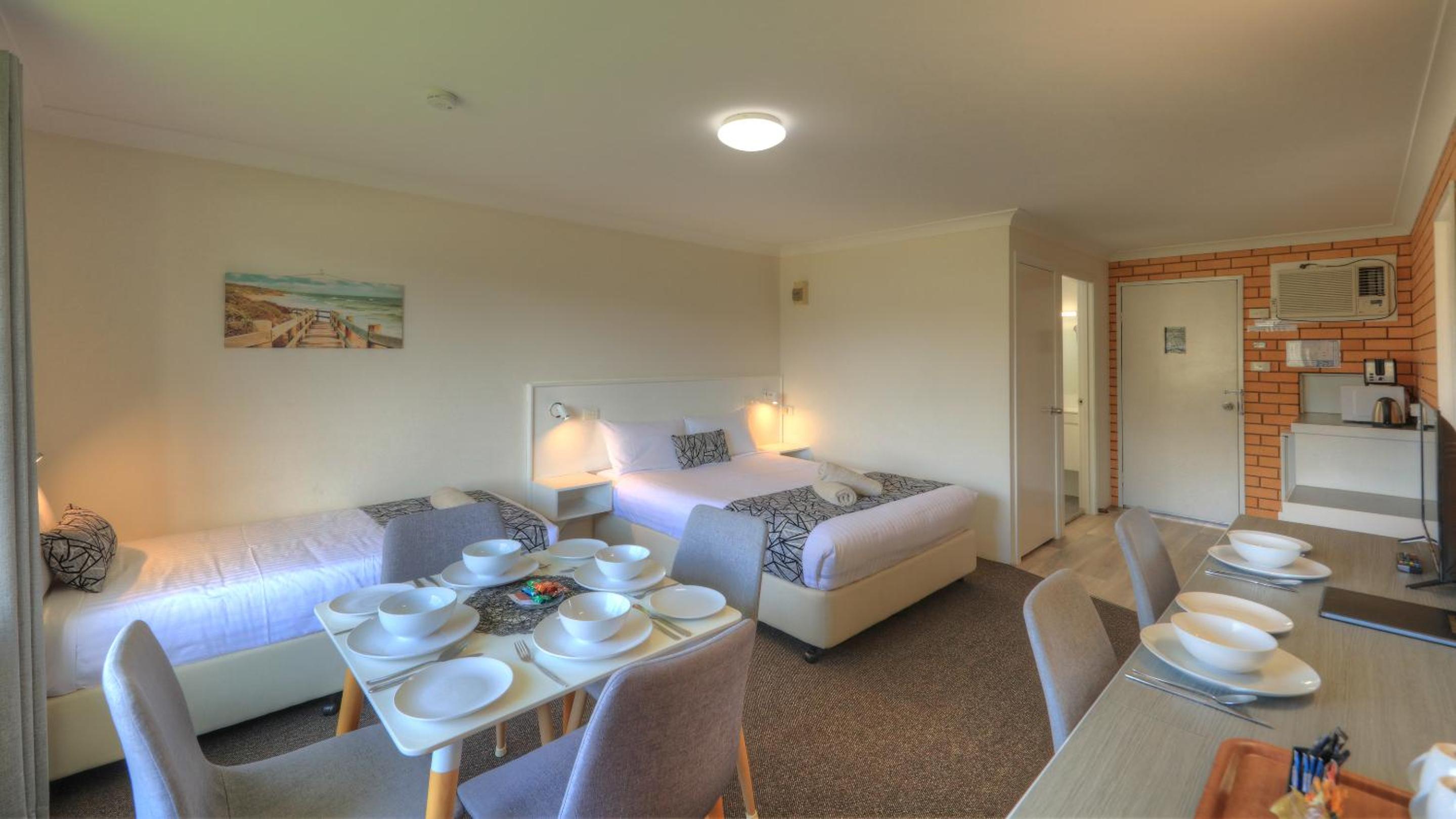 Two-Bedroom Suite photo 2