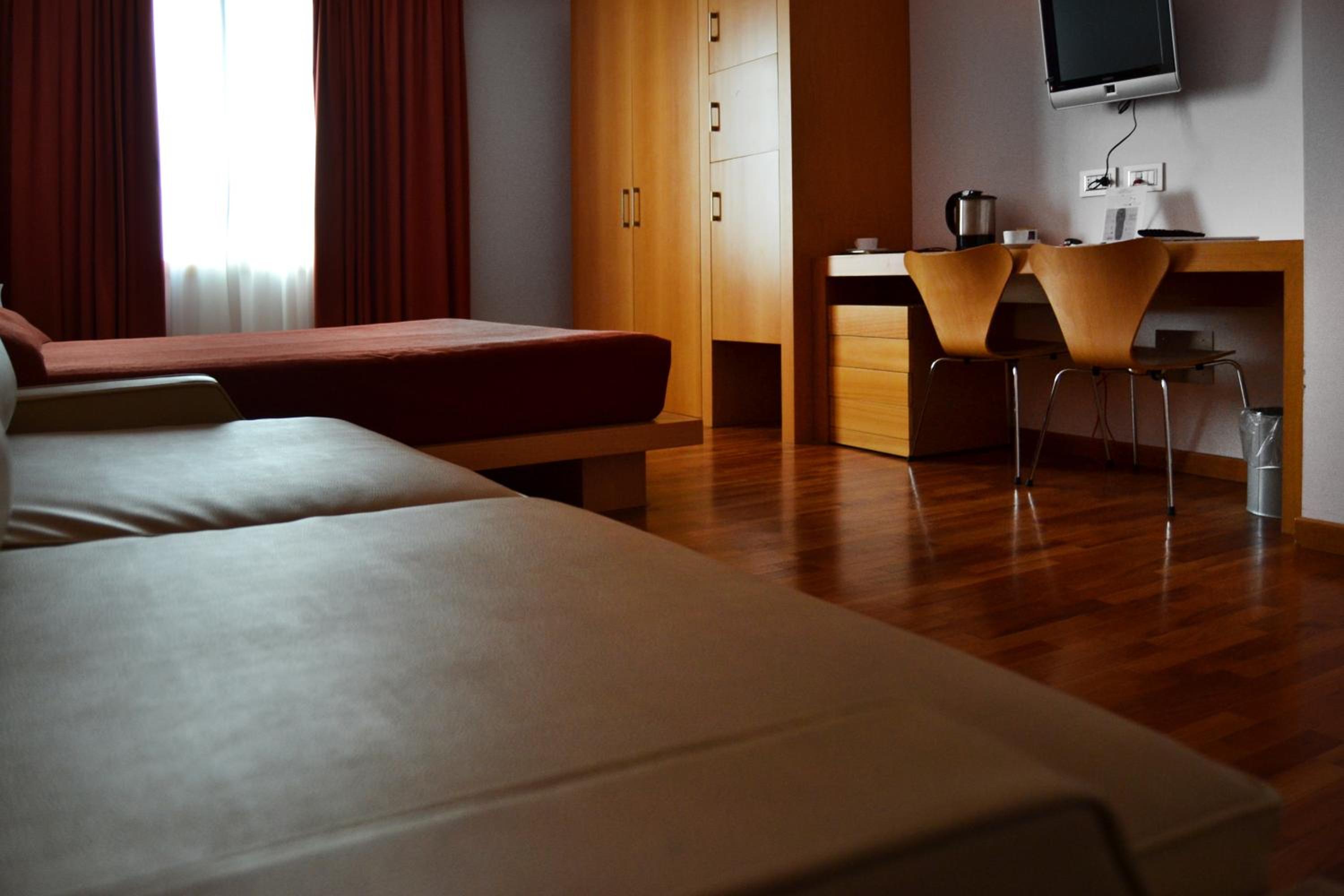 Suite - Photo 2