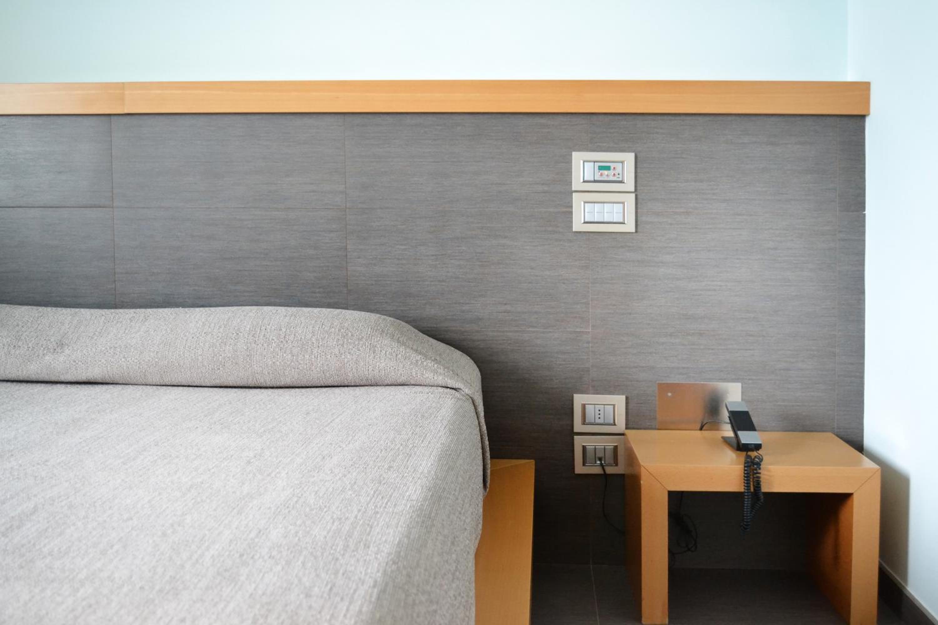 Double or Twin Room - Photo 15