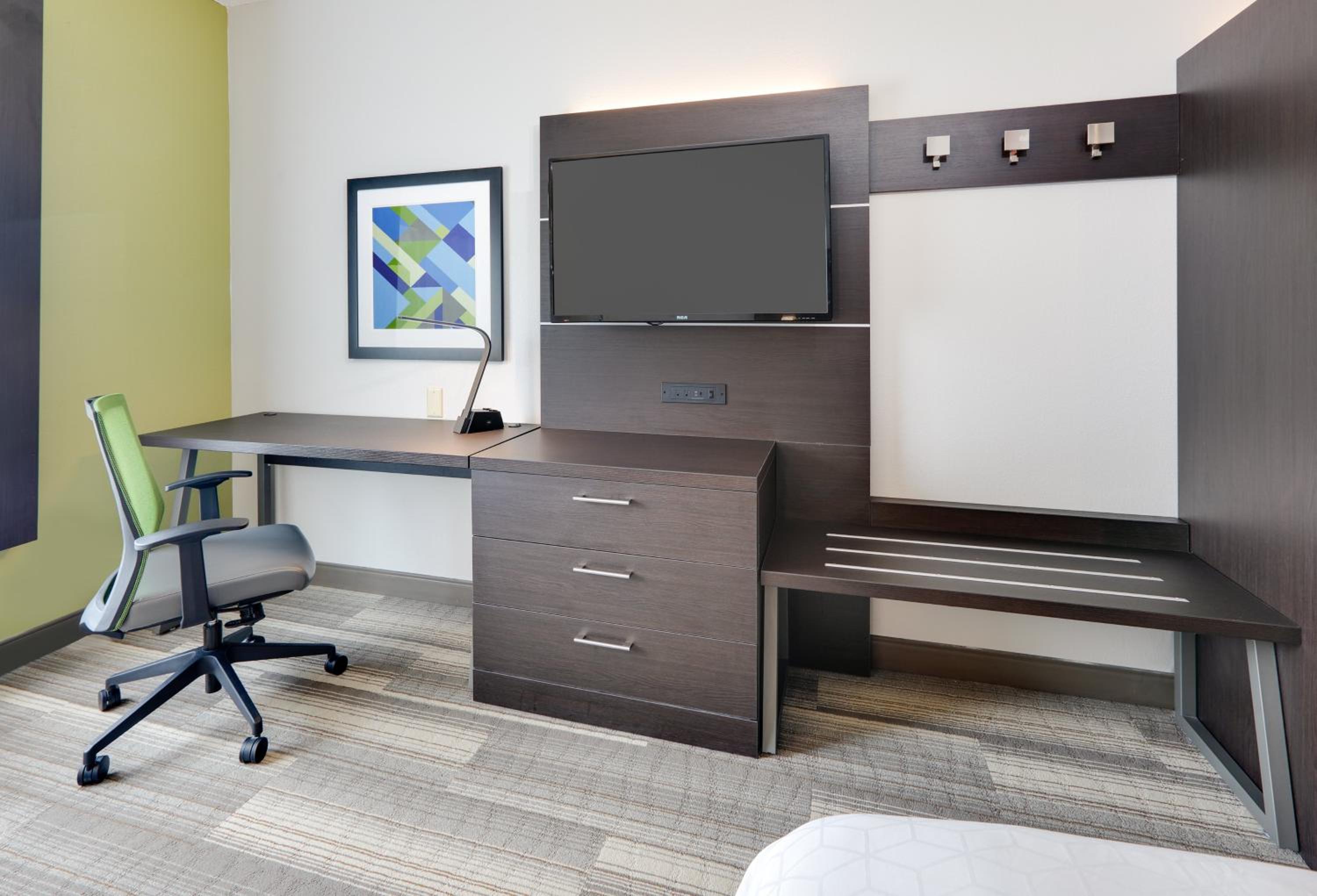 King Suite with Additional Living Area - Photo 2