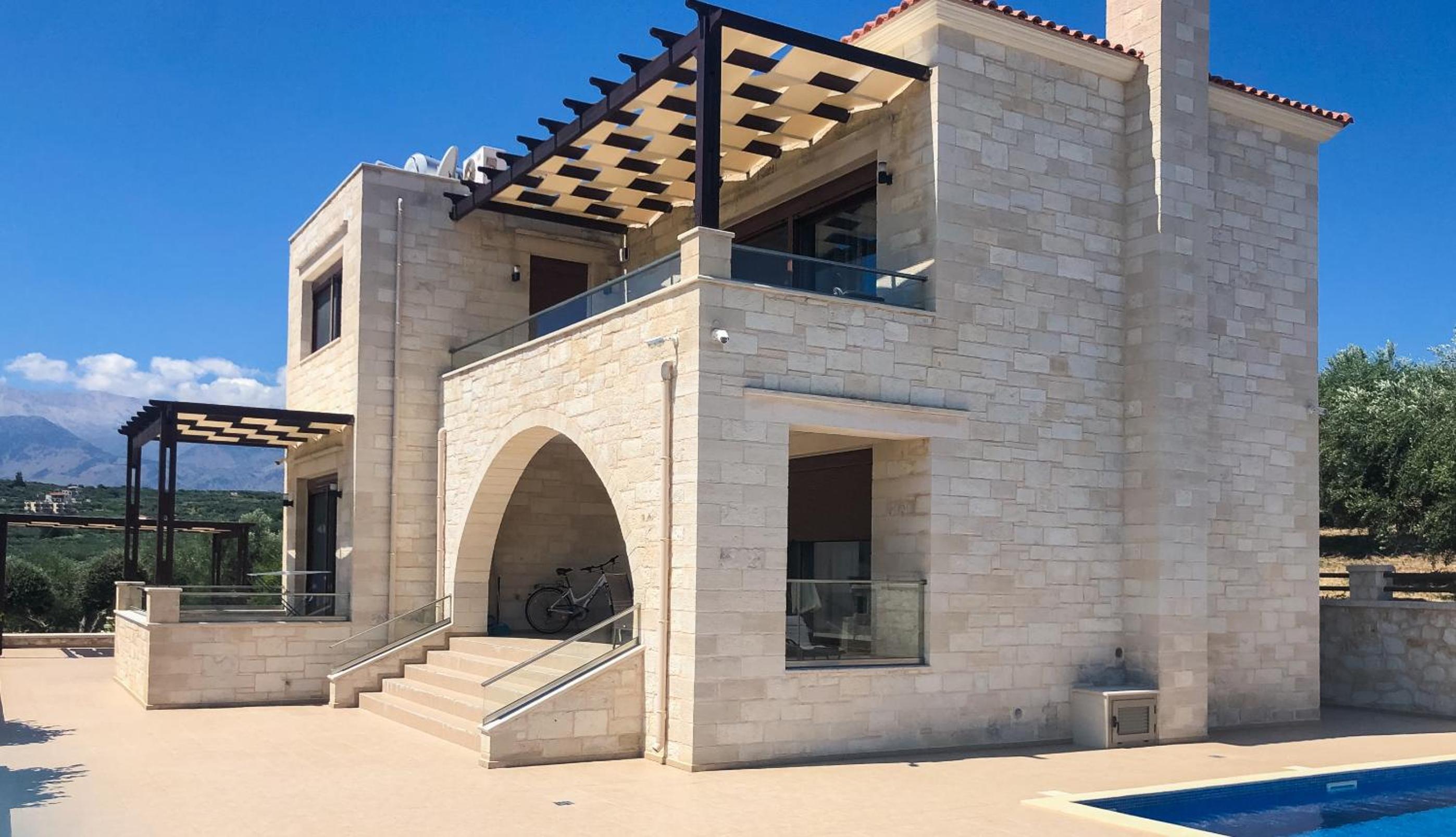 Villa photo 2