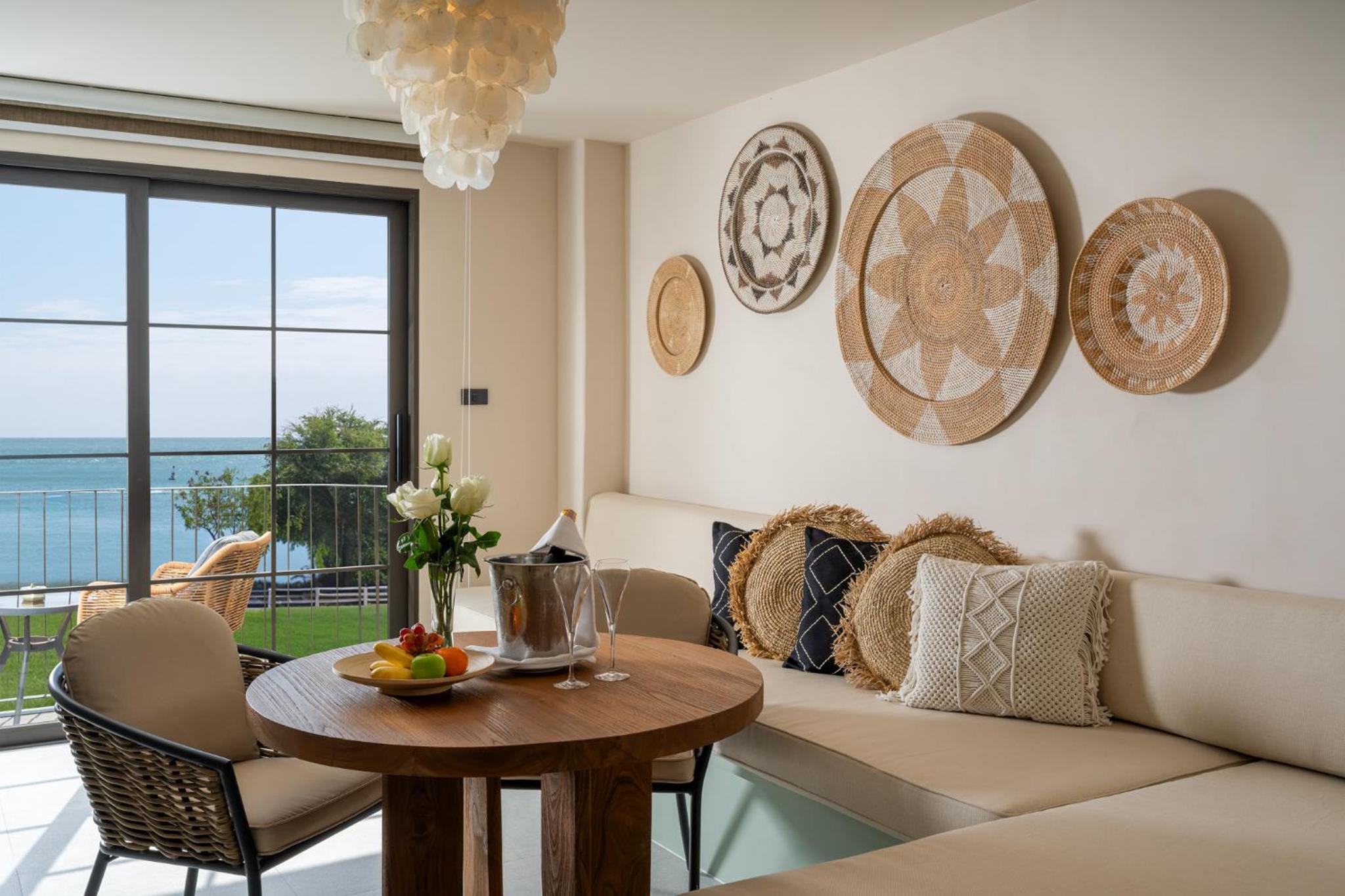 Como Luxury Suite with sea view (Pet-friendly)