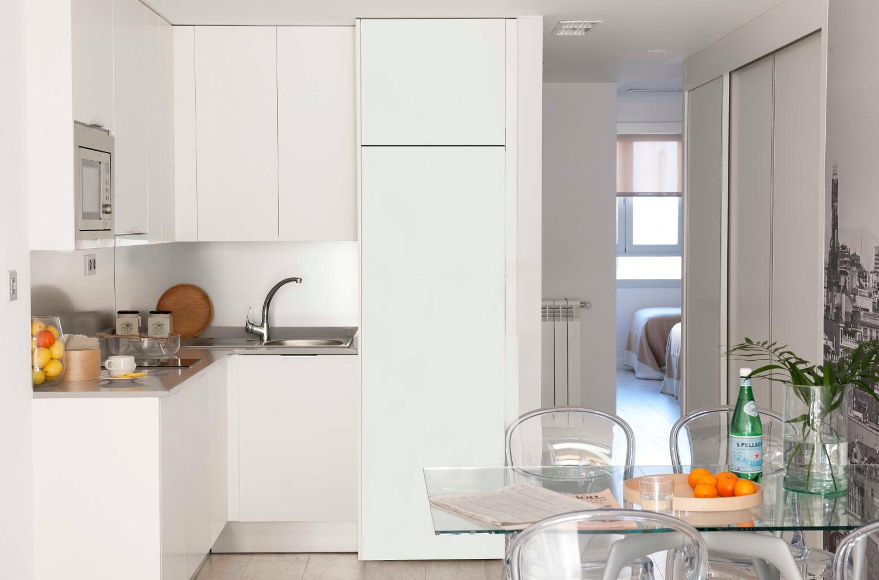 Two-Bedroom Apartment with 1 Bathroom  photo 2