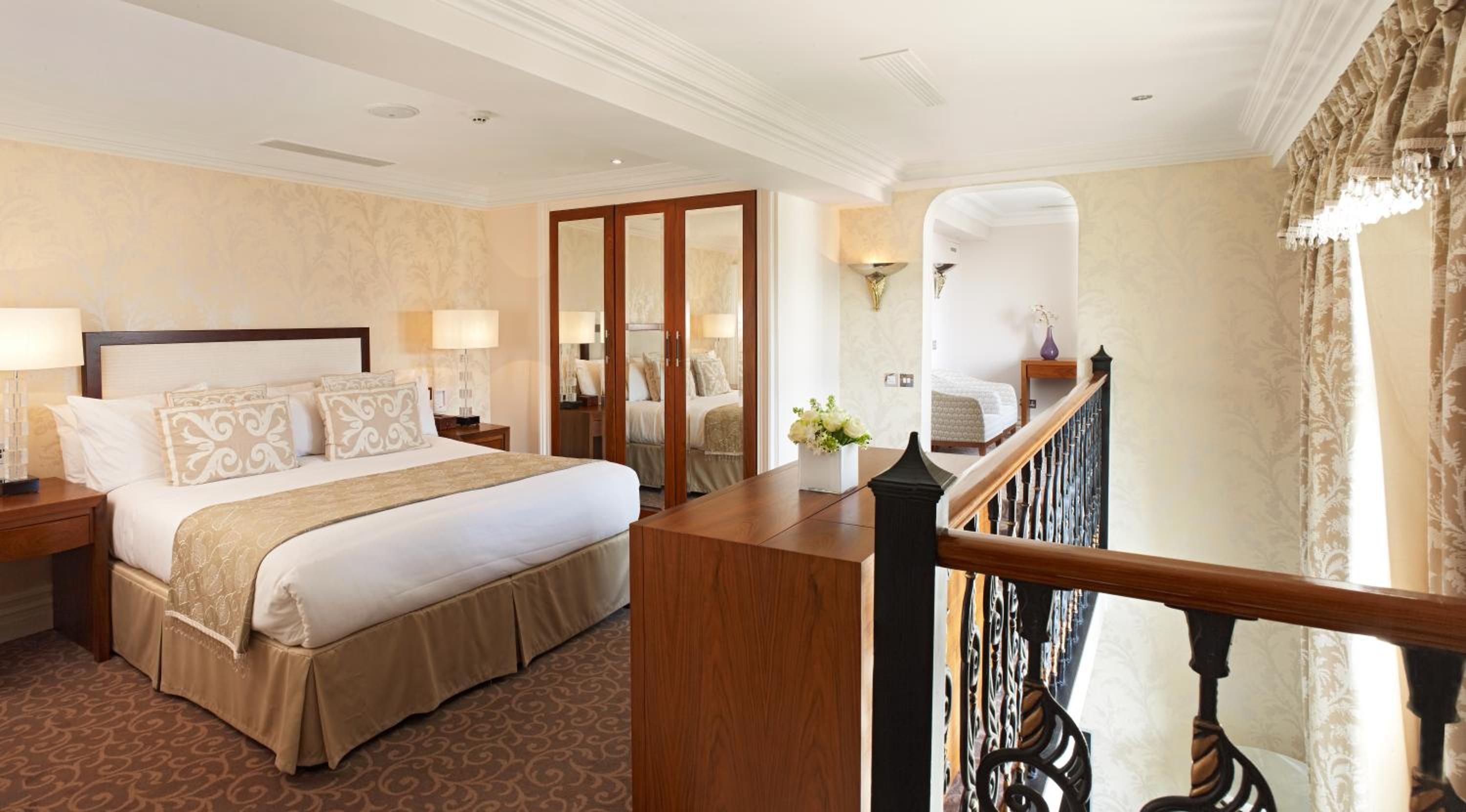 Royal Horseguards Suite thumbnail 5