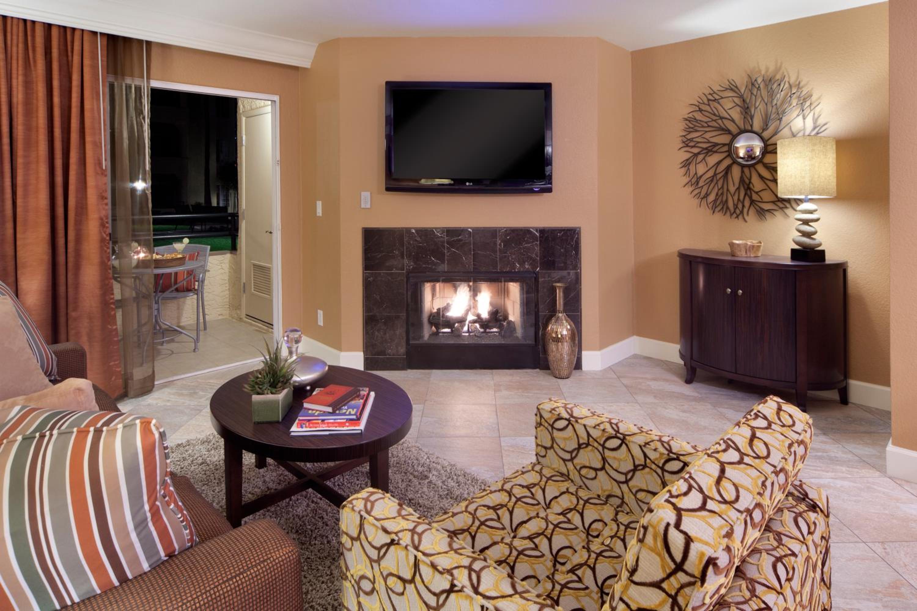 One-Bedroom Villa with one king bed - Photo 3