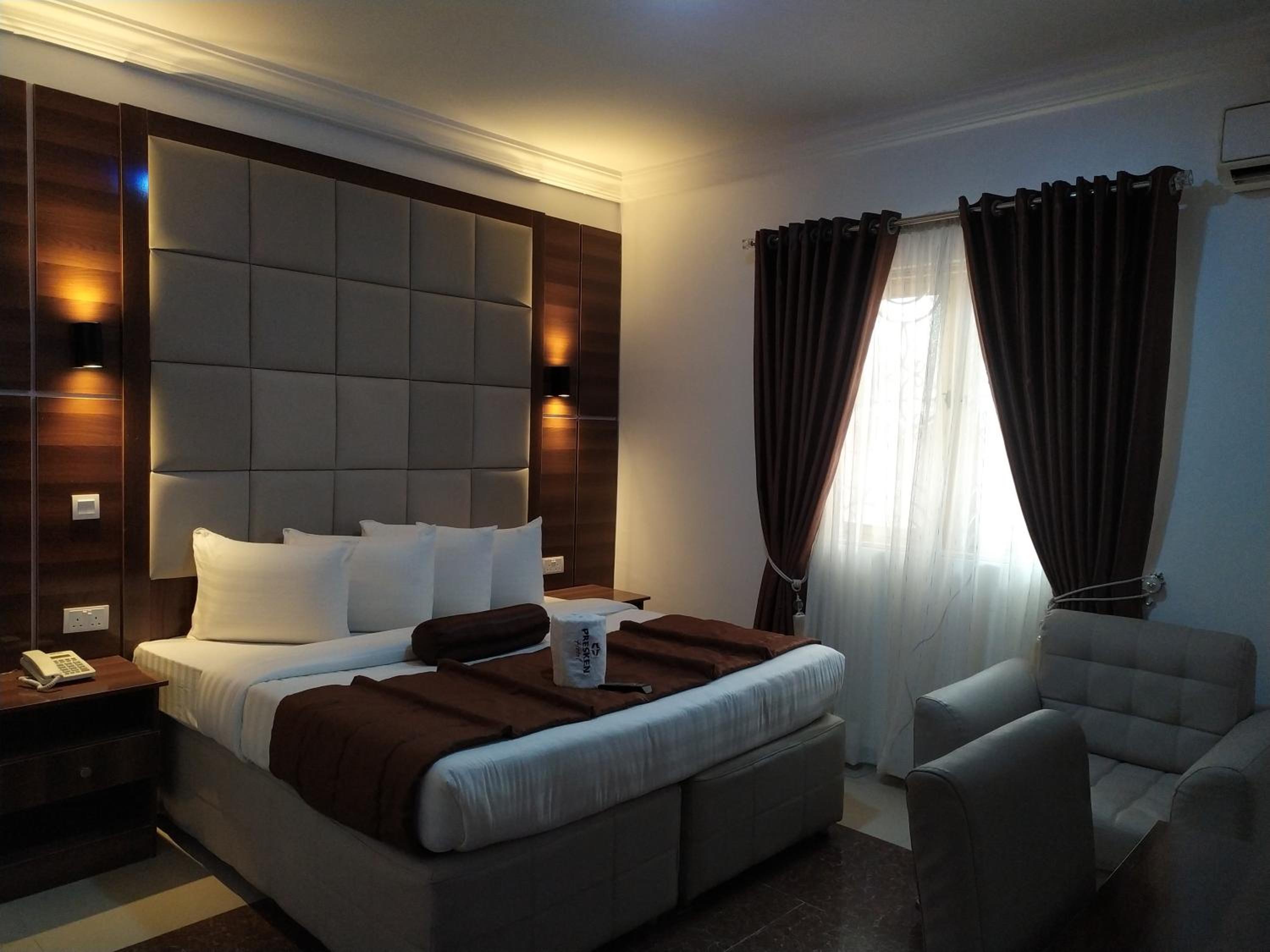 Superior King Room