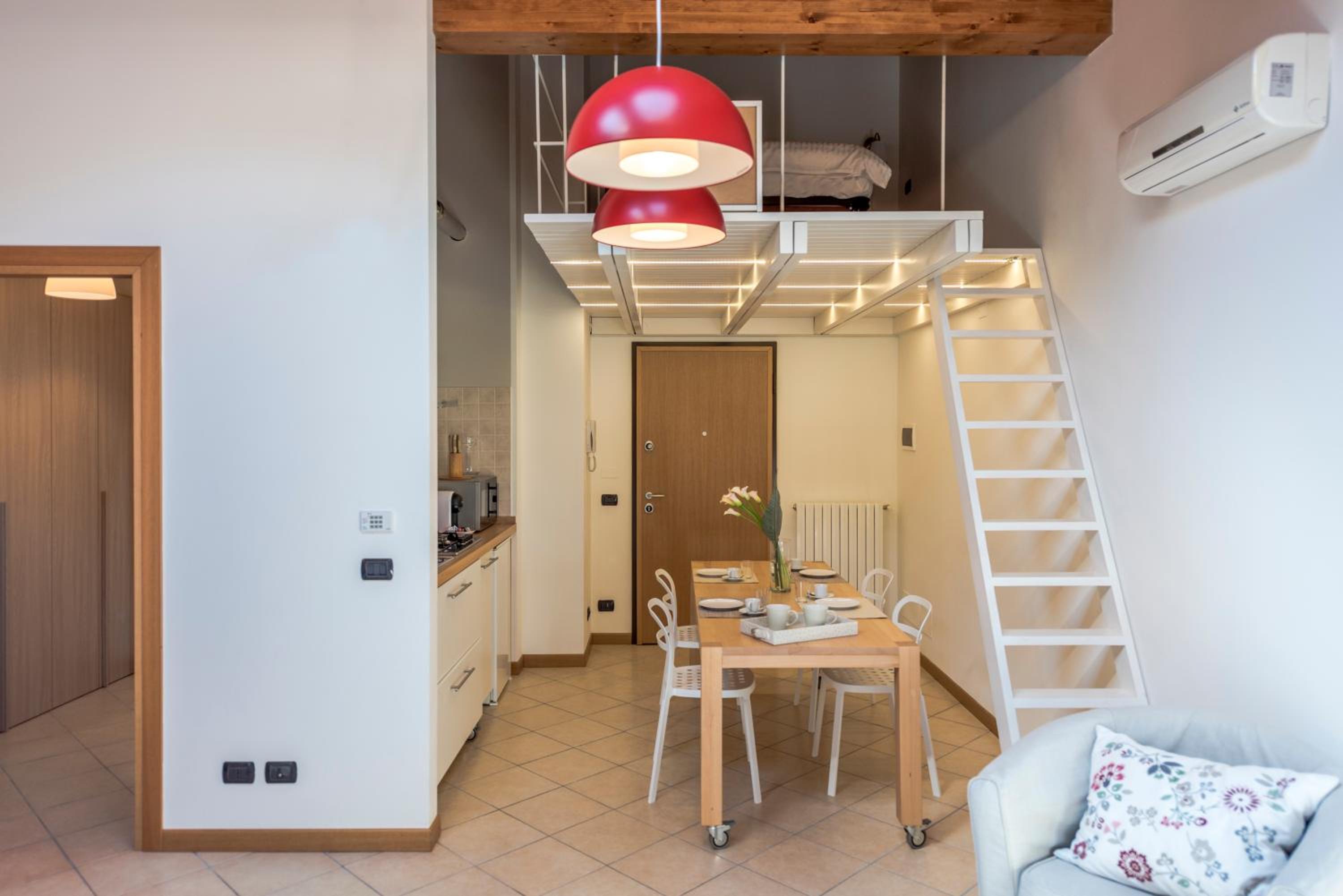 Studio with Mezzanine photo 3