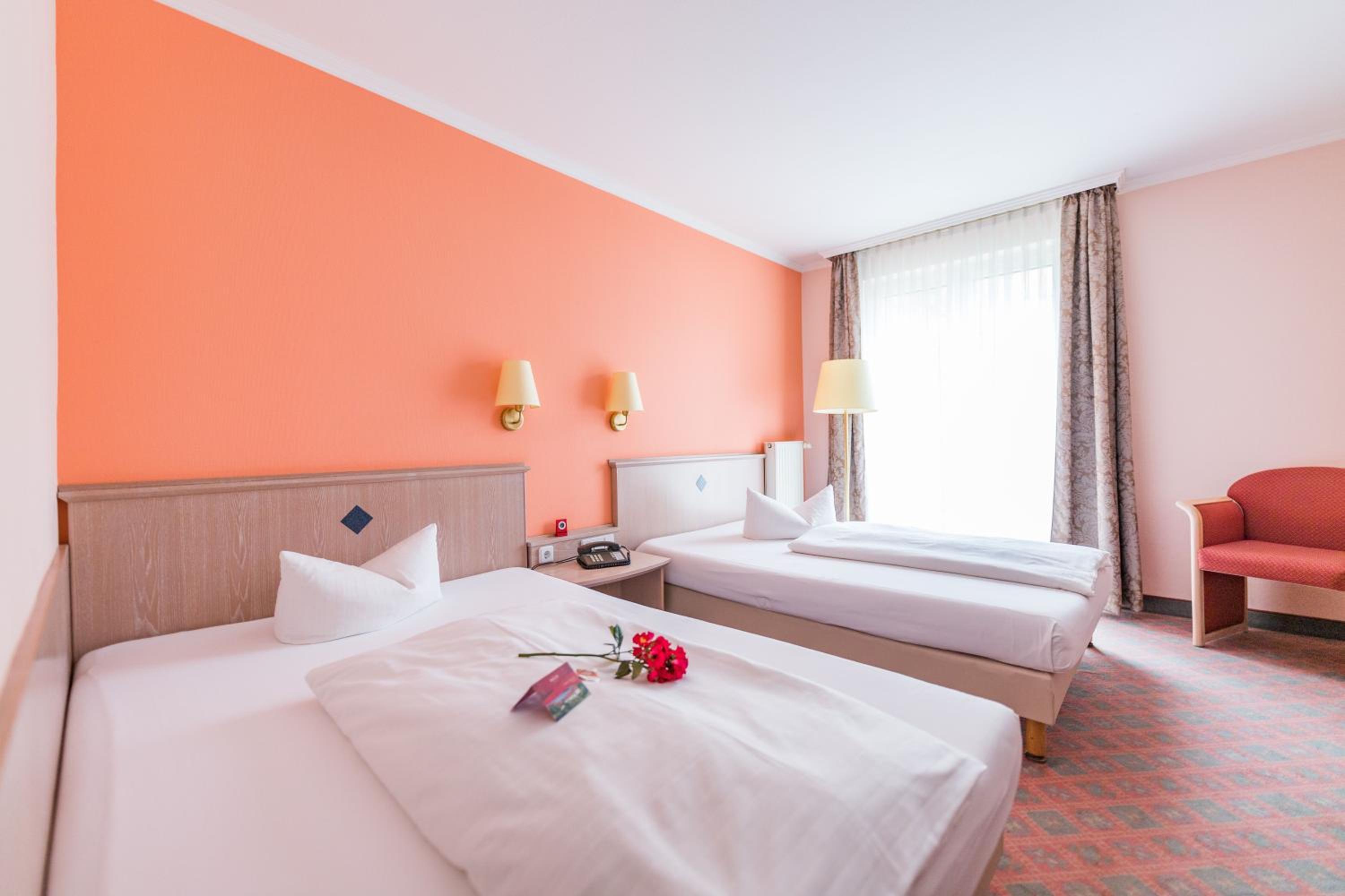 Comfort Twin Room with Bathroom
