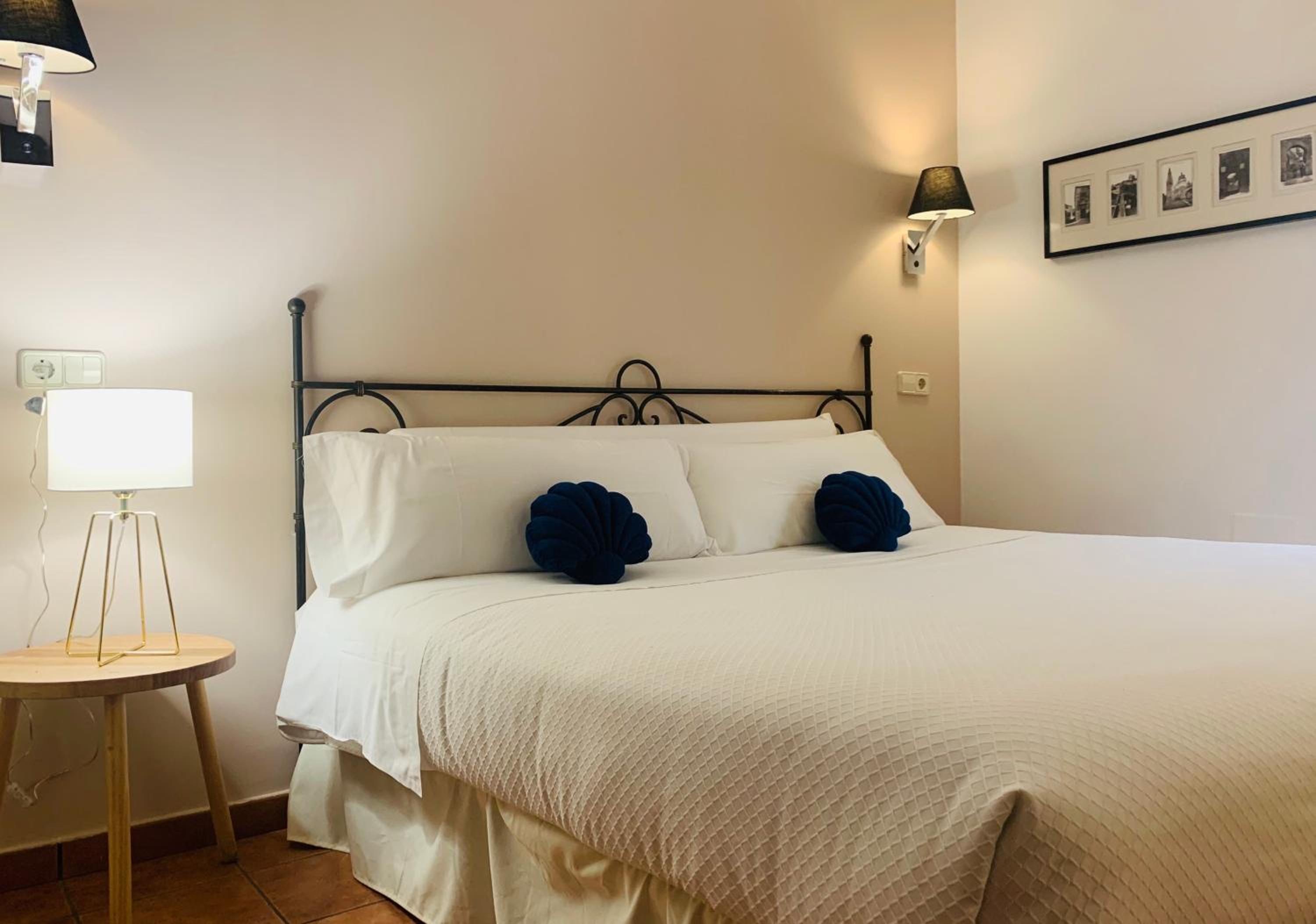 Double Room - Photo 28