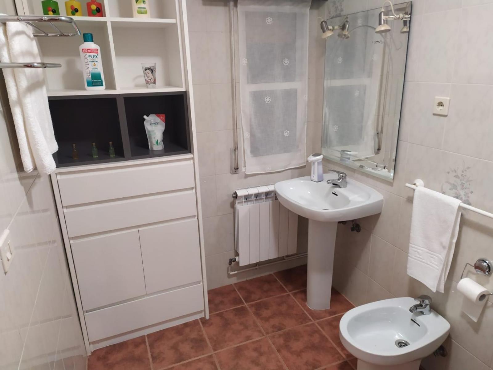 Three-Bedroom Apartment - Photo 24