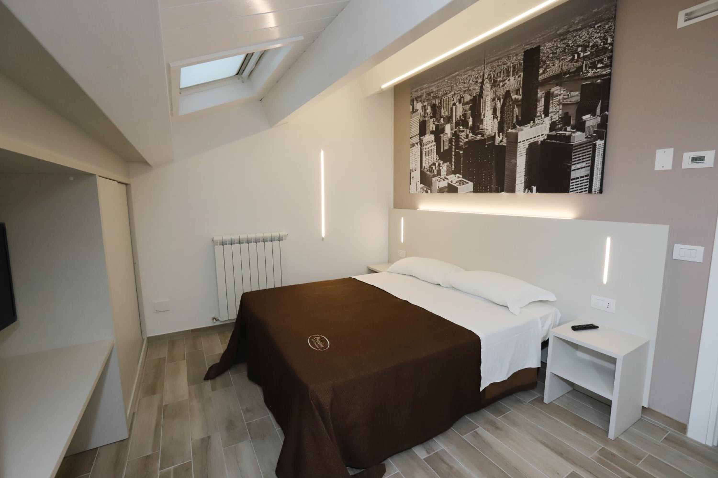 Double Room with Private Bathroom - Attic photo 1