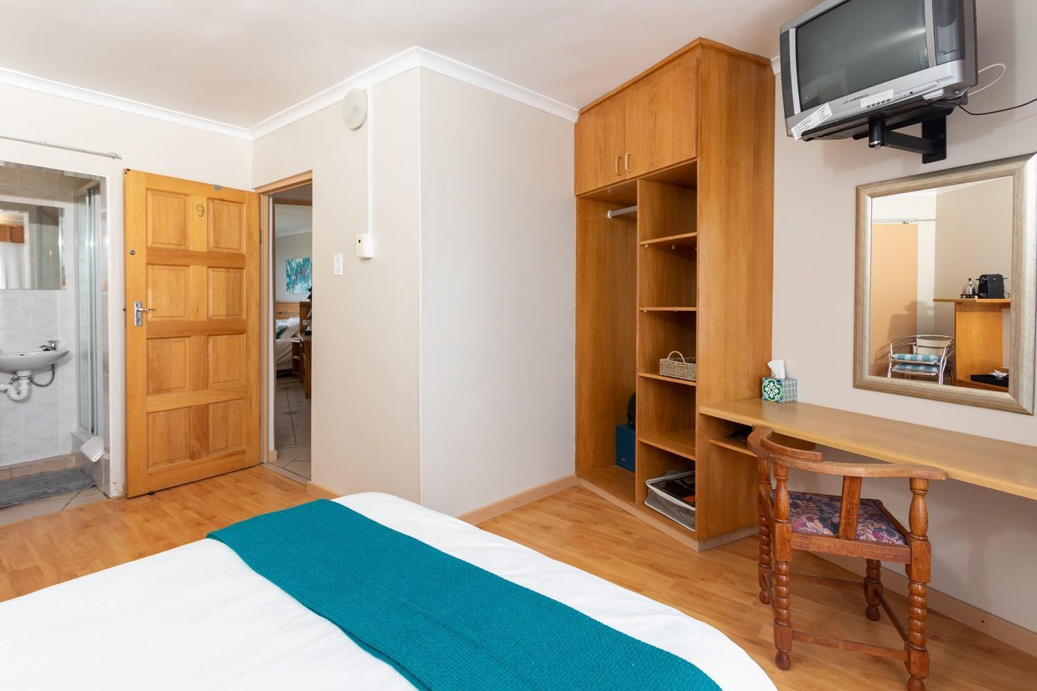 Queen Room with Mountain View photo 2