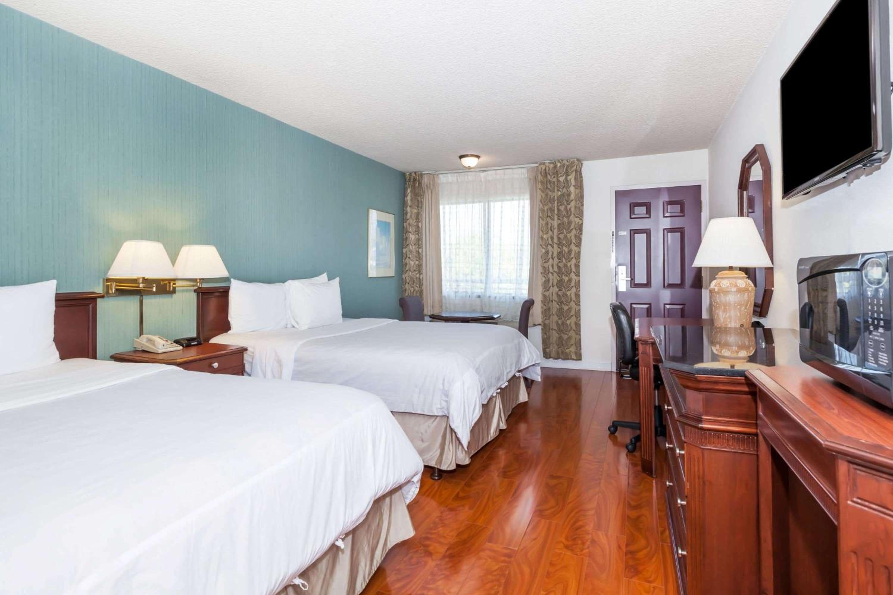 Queen Room with Two Queen Beds - Non-Smoking