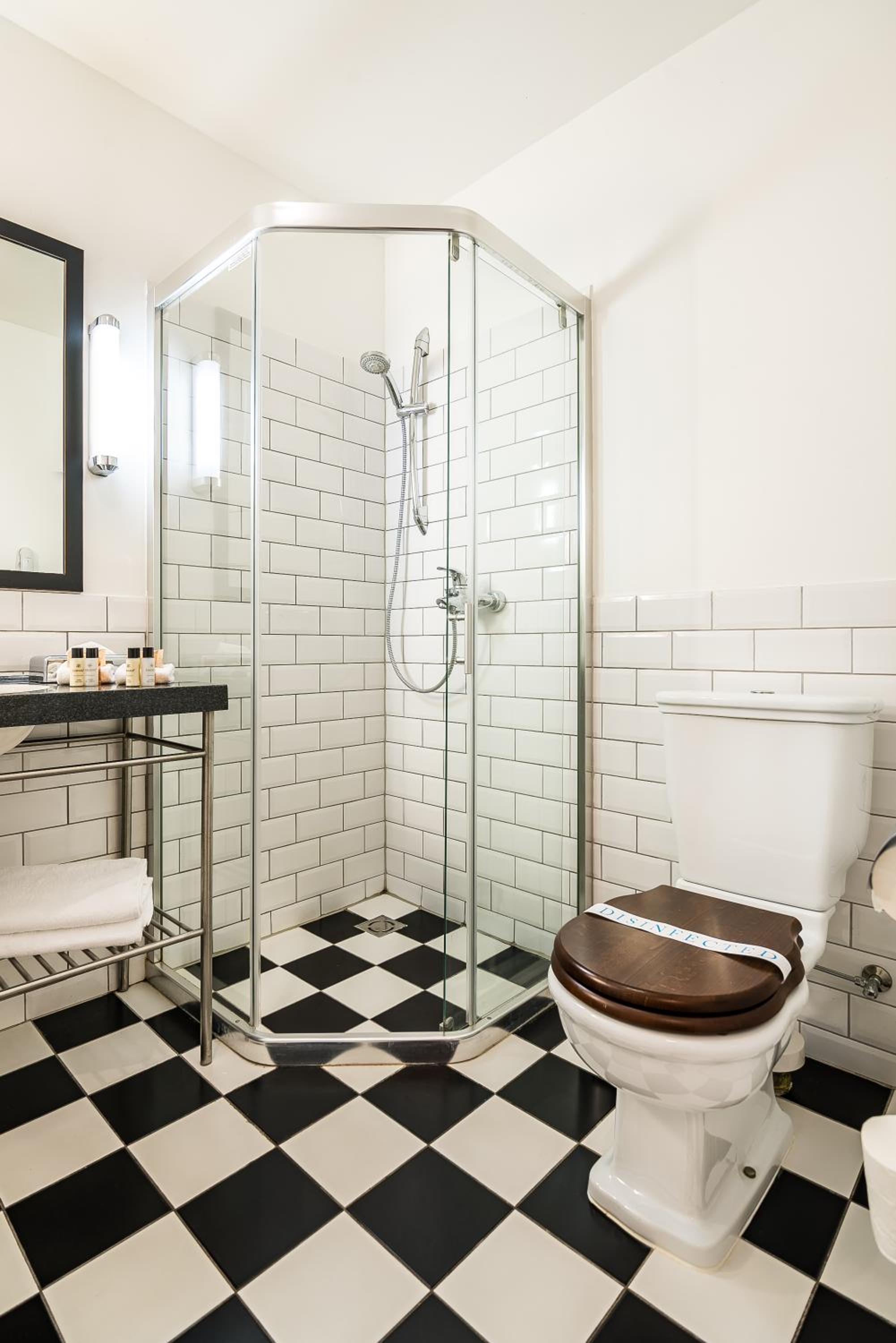 Business Double Room - Photo 6