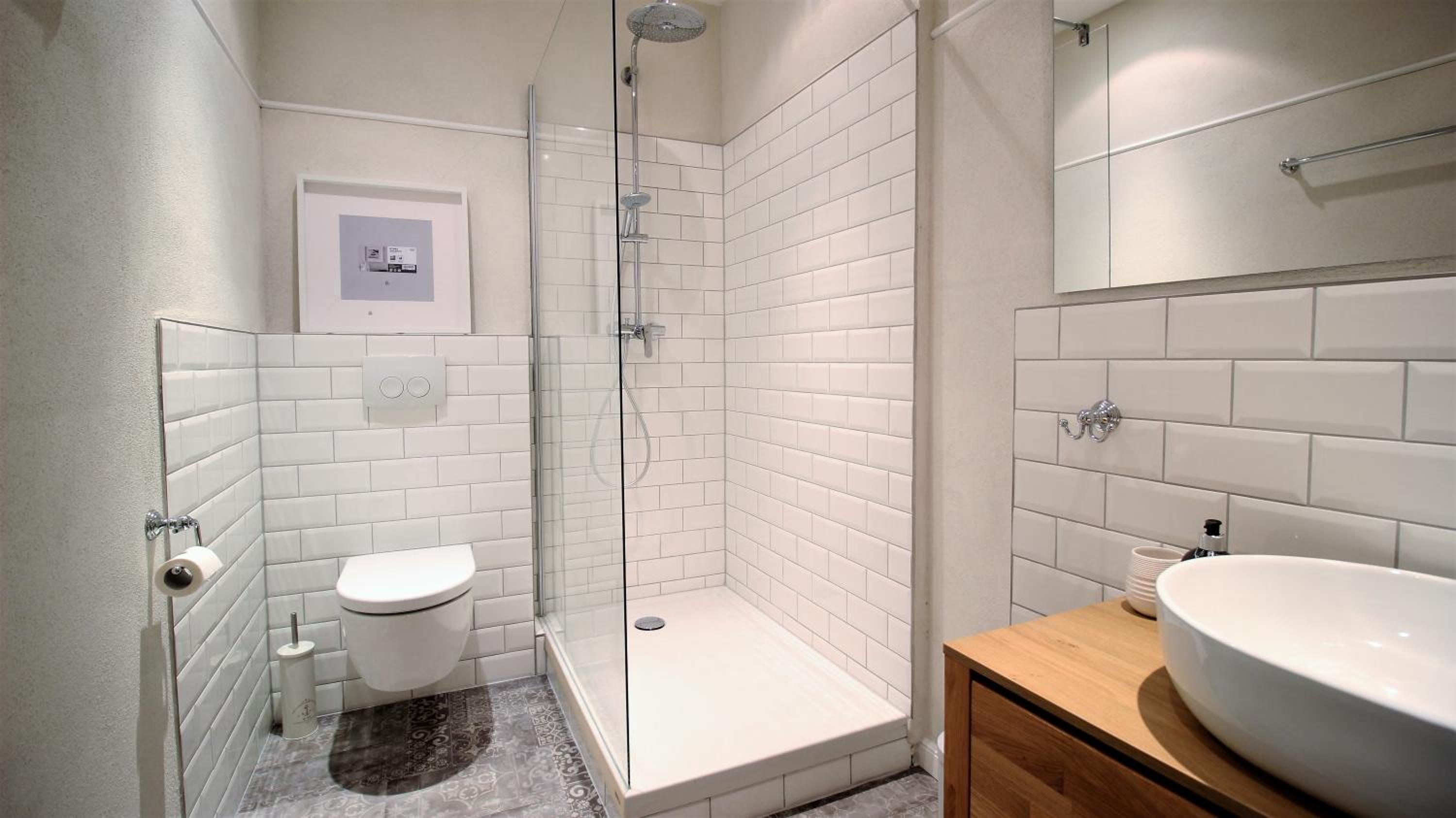 One-Bedroom Apartment photo 2