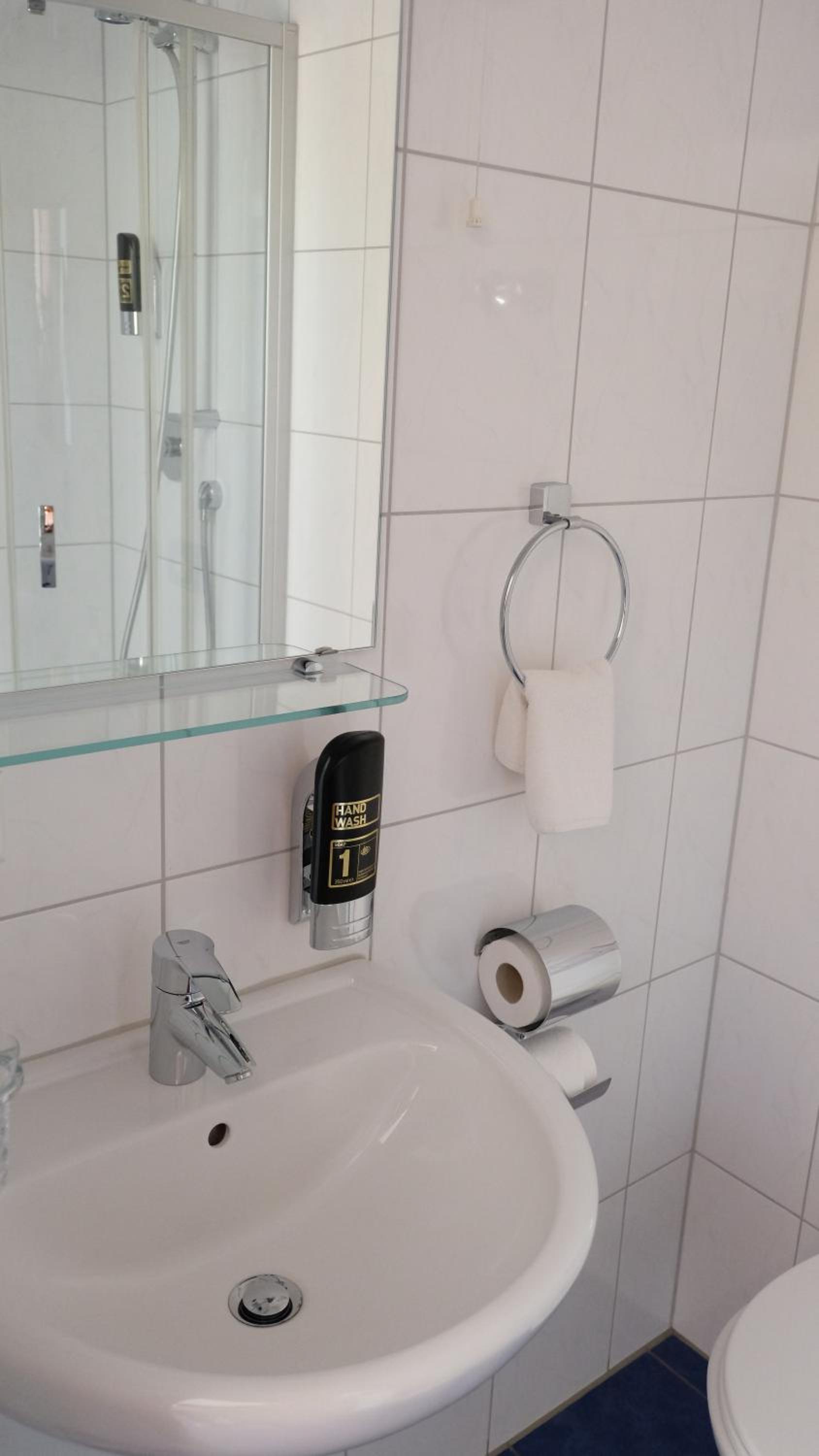 Double Room - Photo 25