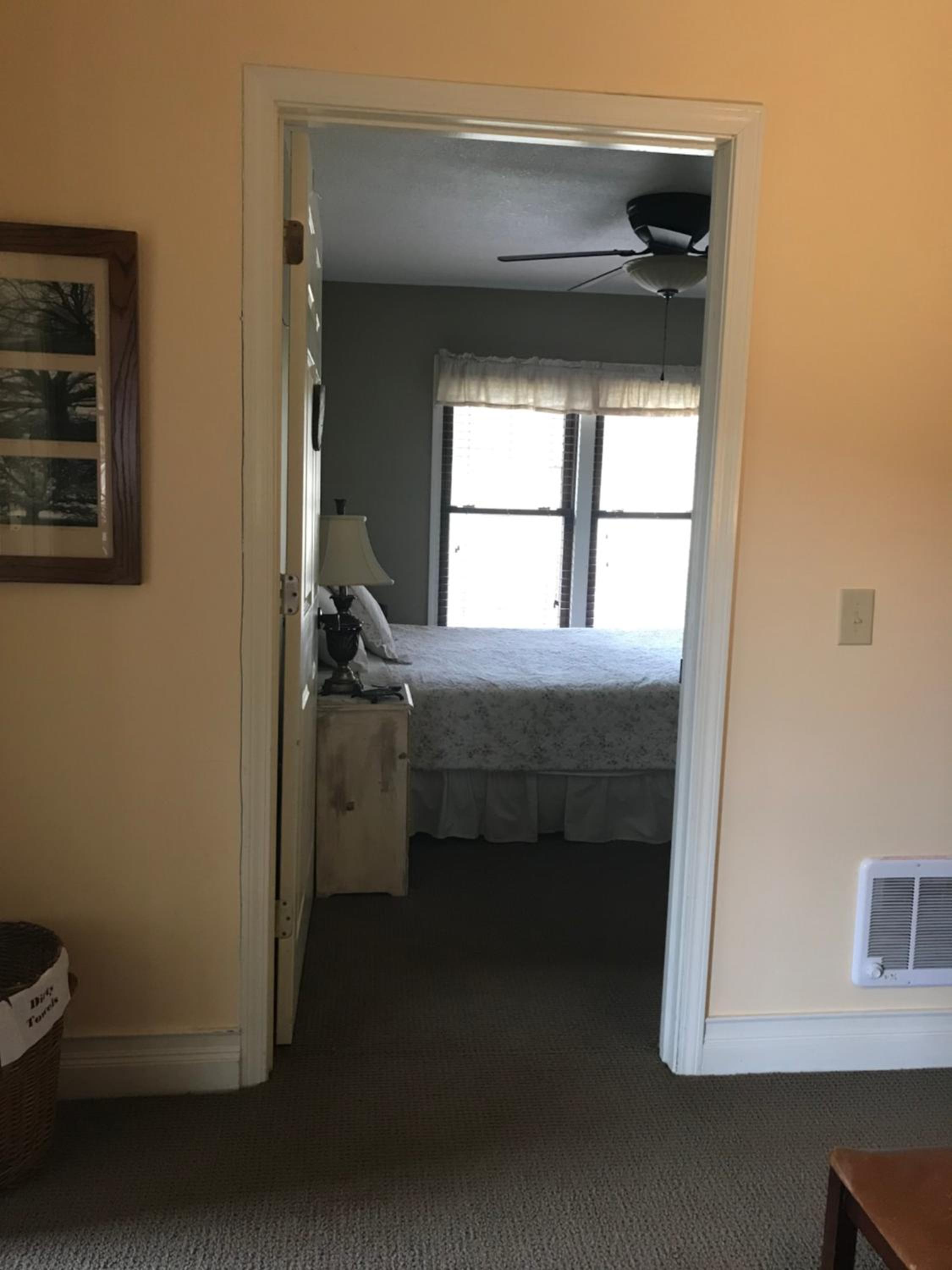 Queen Room - Disability Access photo 2