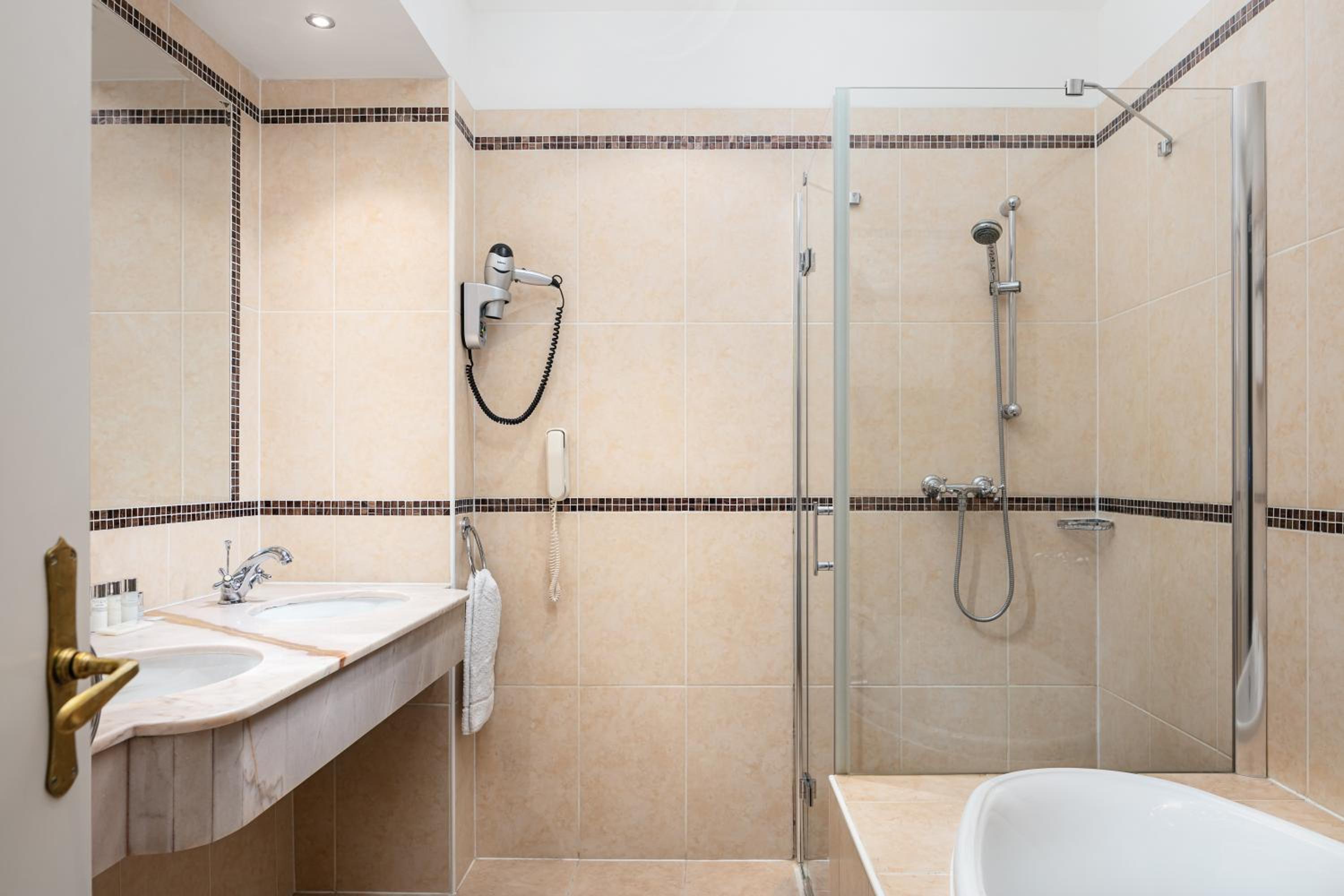 Junior Suite - Photo 7