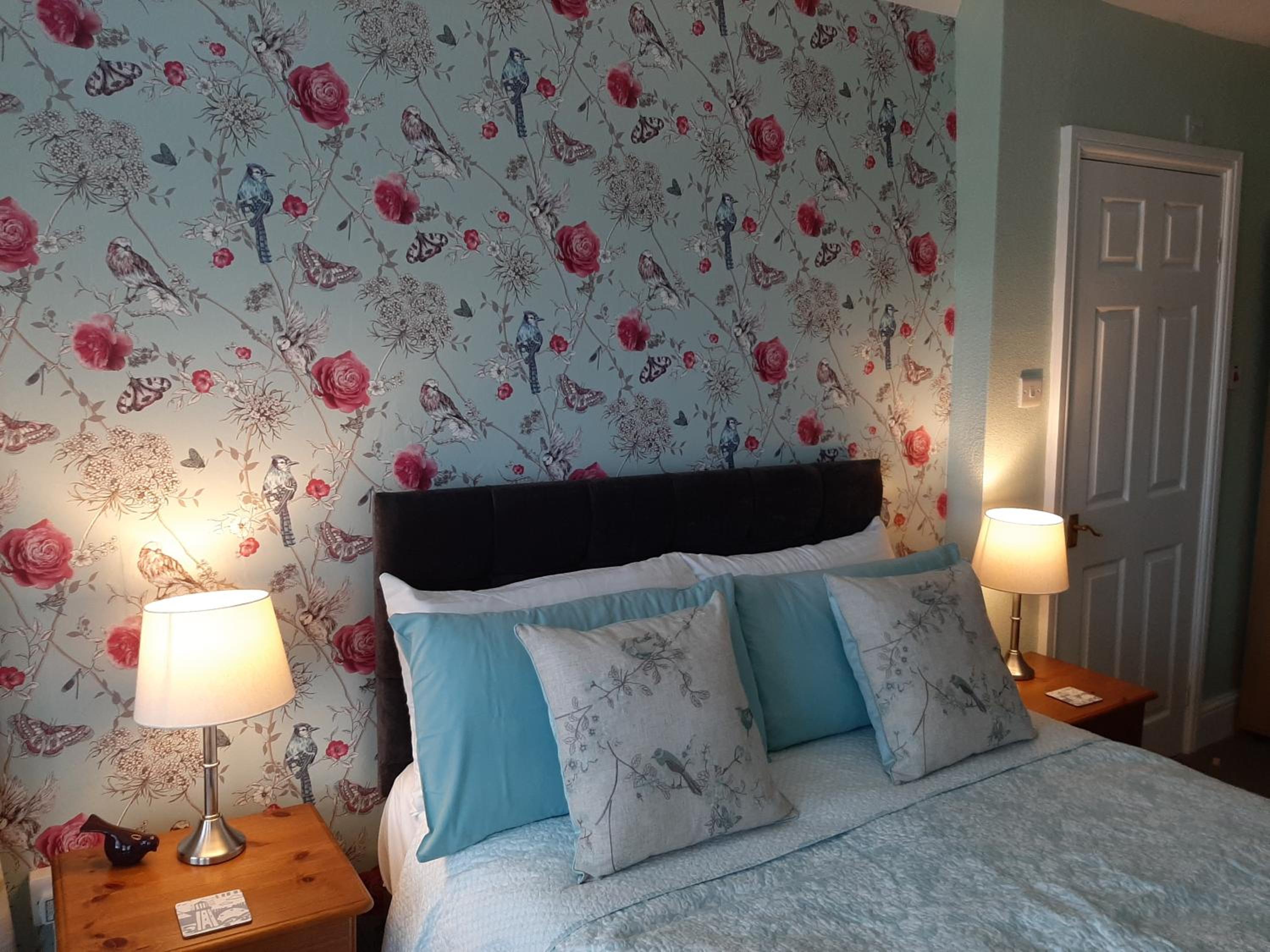 Double Room with En-Suite photo 2