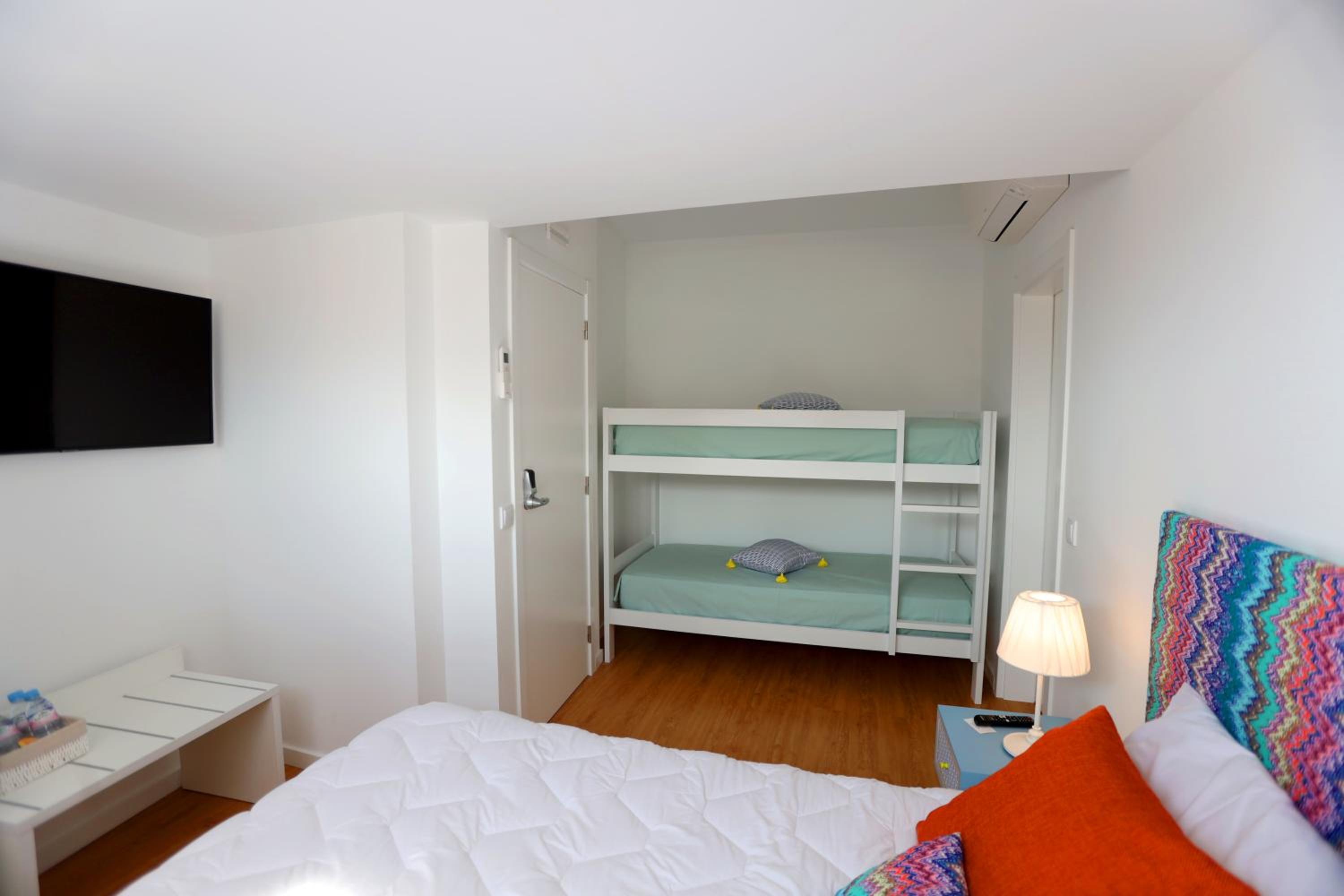 Deluxe Family Room