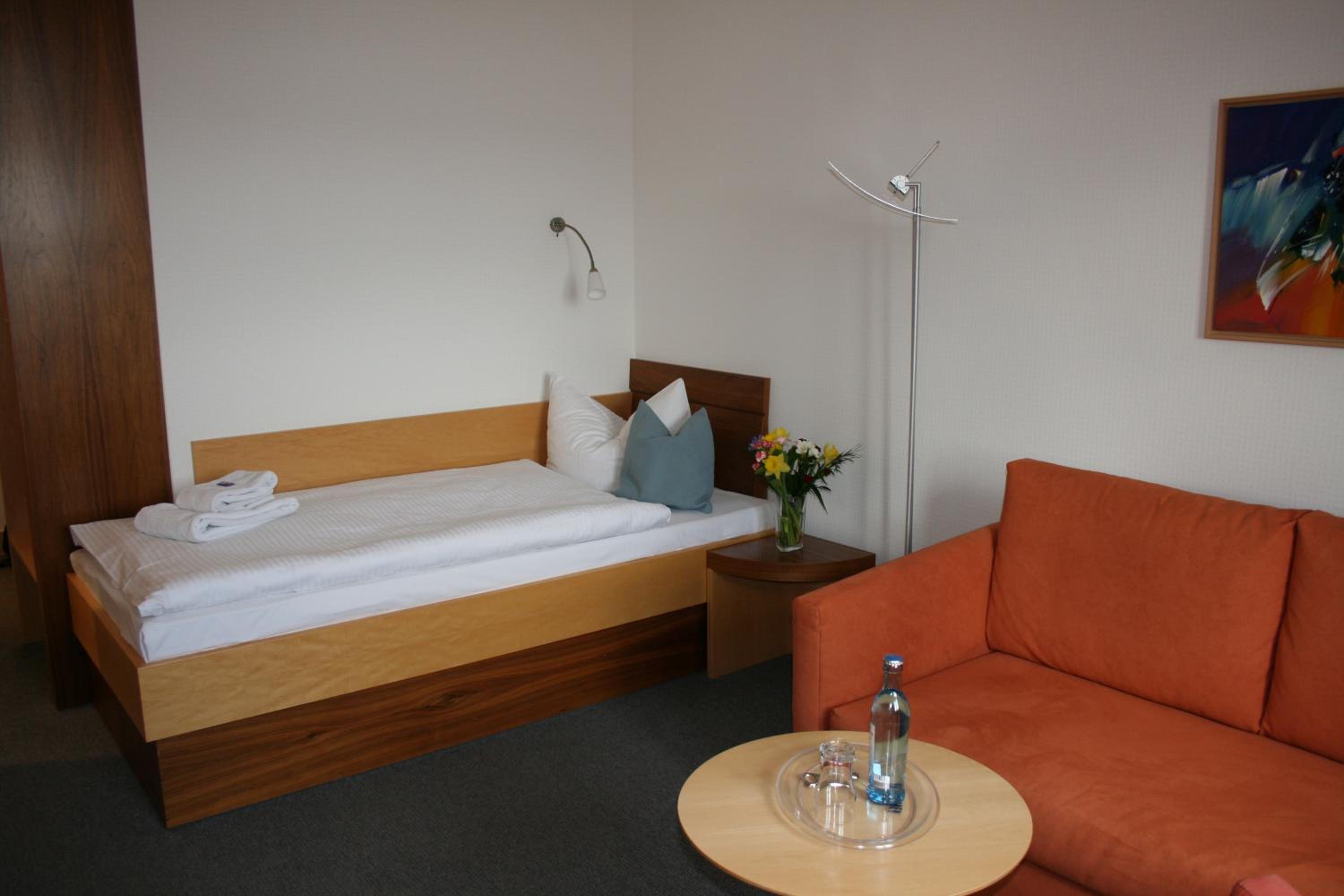 Single Room with Bathroom photo 1